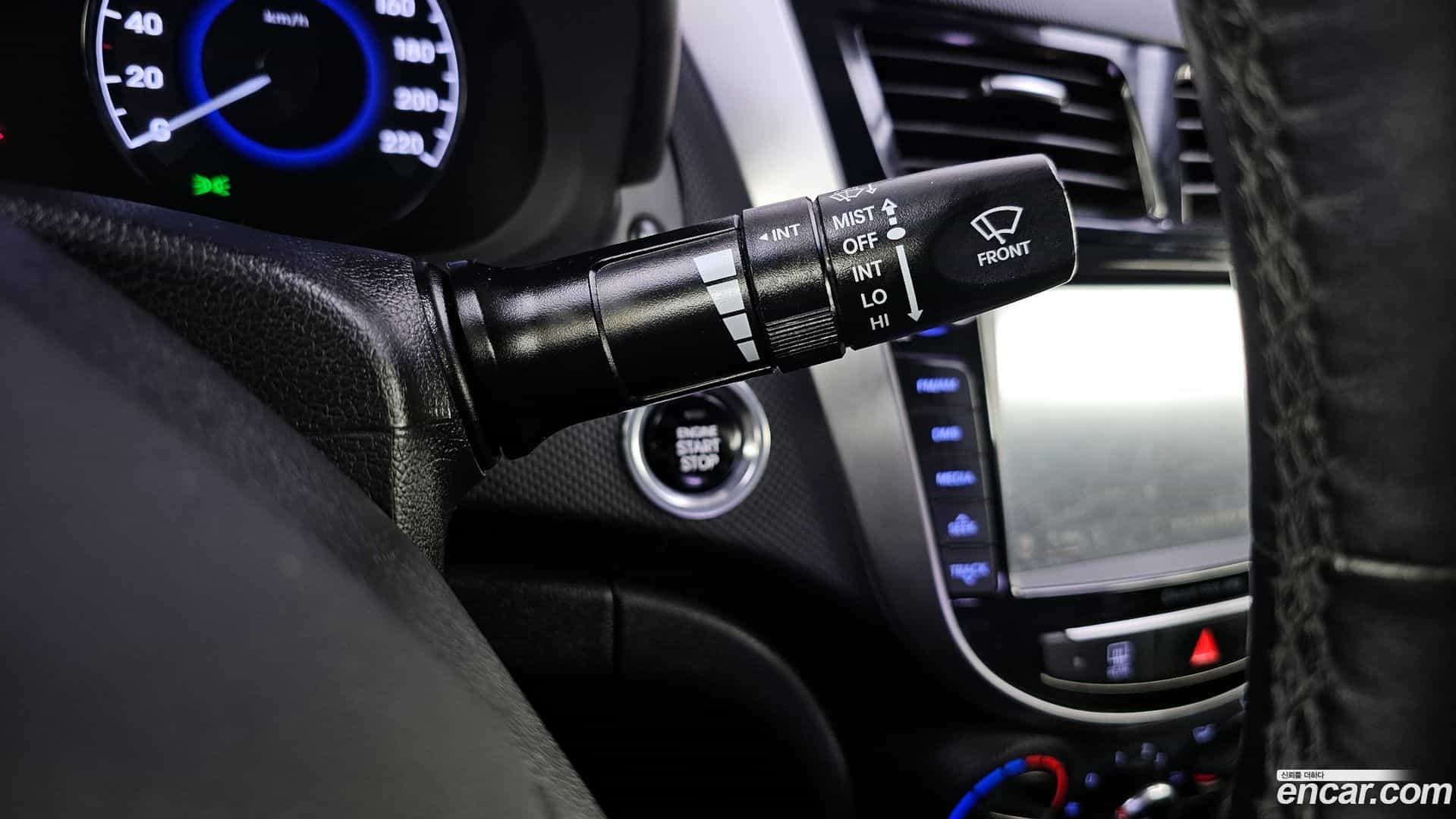 Accent Hyundai 2015.9-OPTION-020