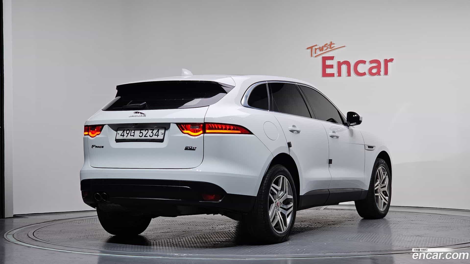 F-PACE Jaguar 2017.3-OUTER-002