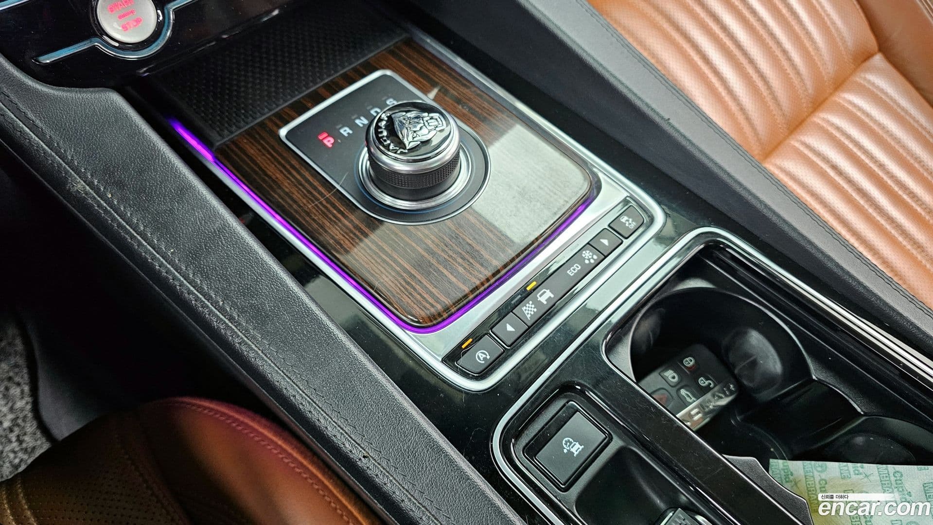 Main__Slider__Photo:F-PACE Jaguar 2017.3-8