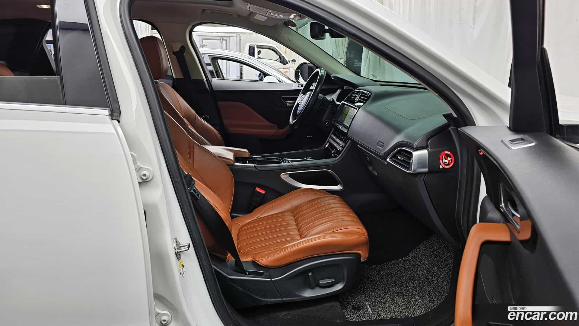 F-PACE Jaguar 2017.3-OPTION-015