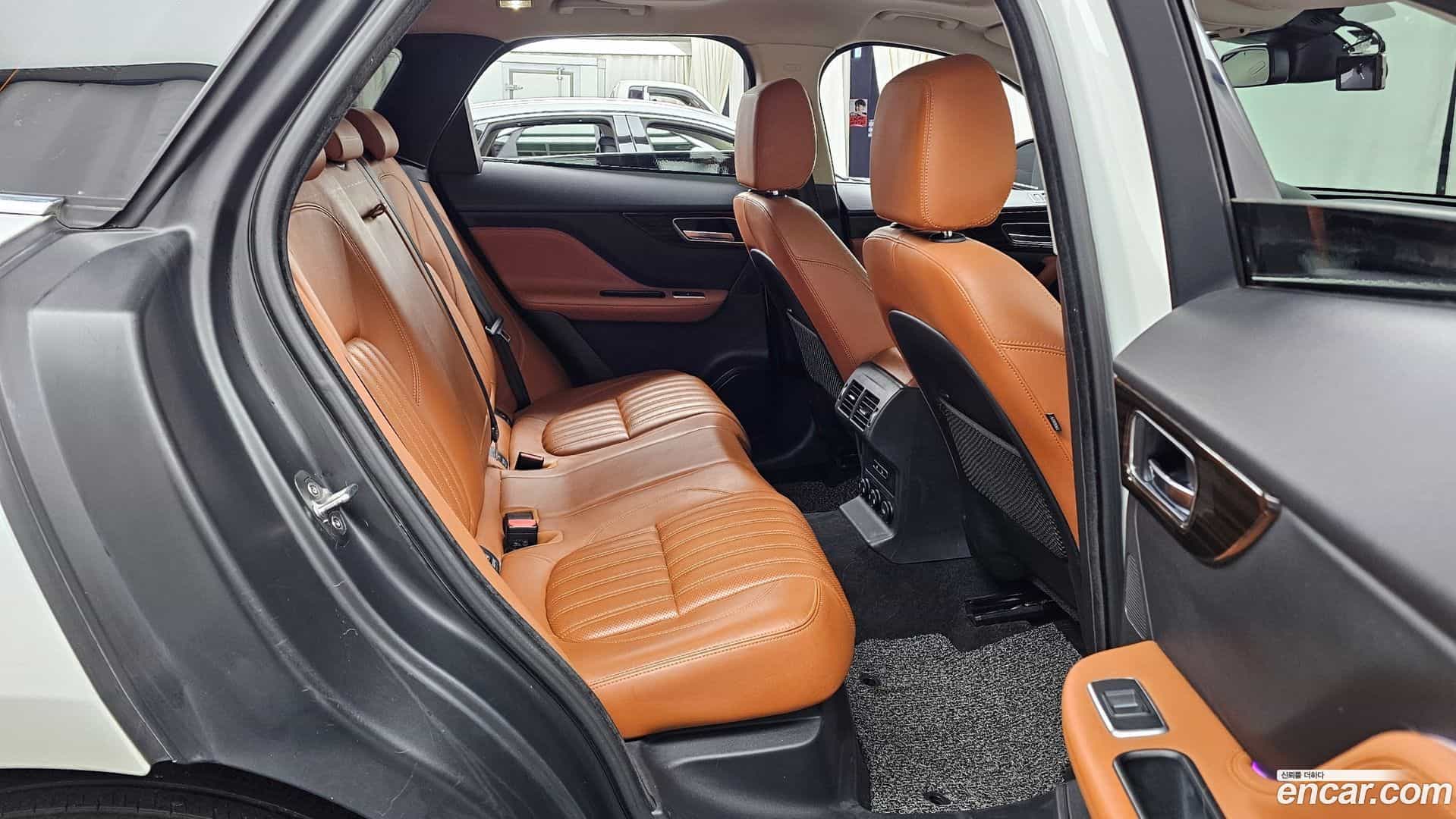 F-PACE Jaguar 2017.3-OPTION-016