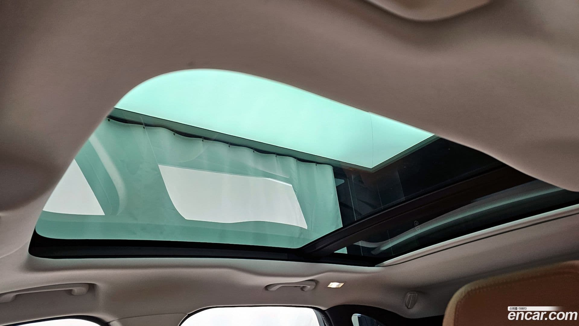 Main__Slider__Photo:F-PACE Jaguar 2017.3-18