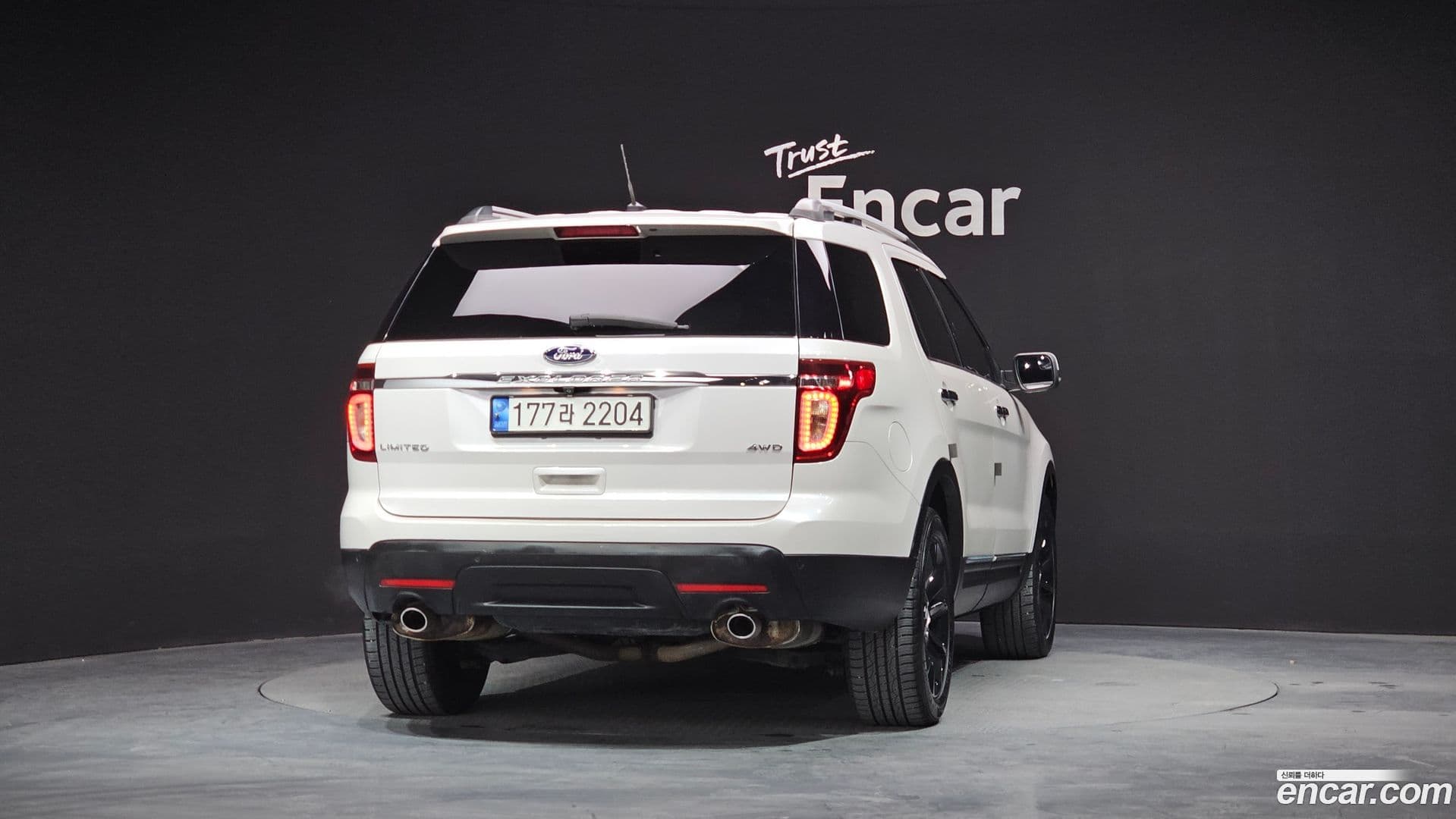 Main__Slider__Photo:Explorer Ford 2015.1-3