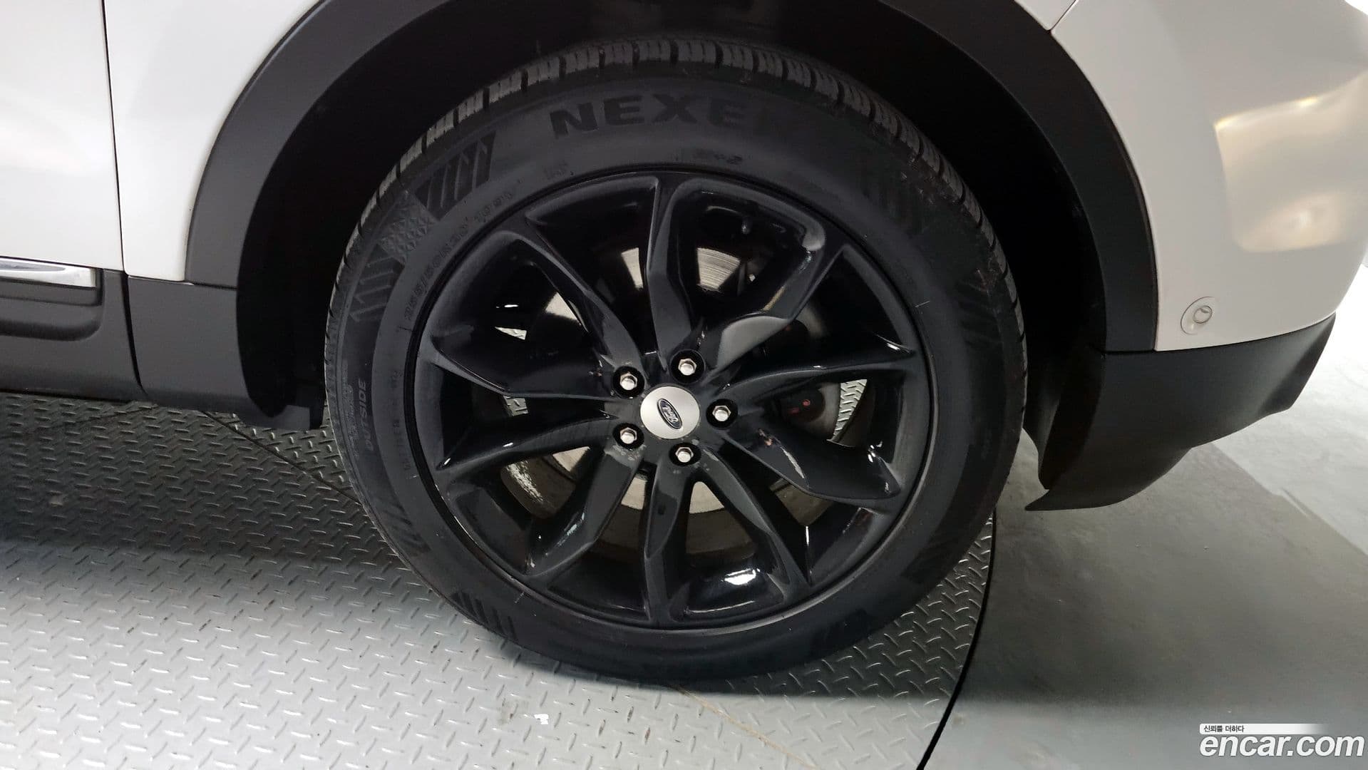 Main__Slider__Photo:Explorer Ford 2015.1-4