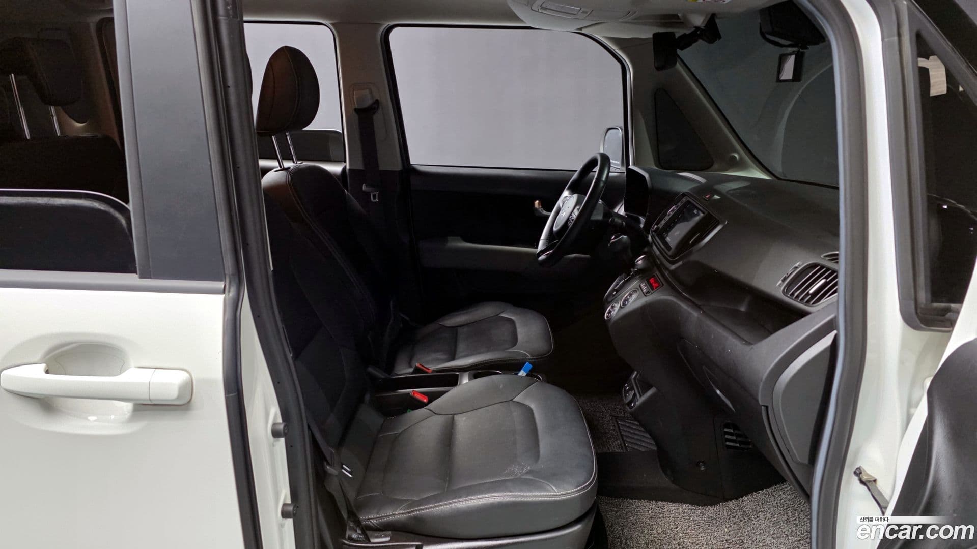 Main__Slider__Photo:RAY Kia 2023.3-10