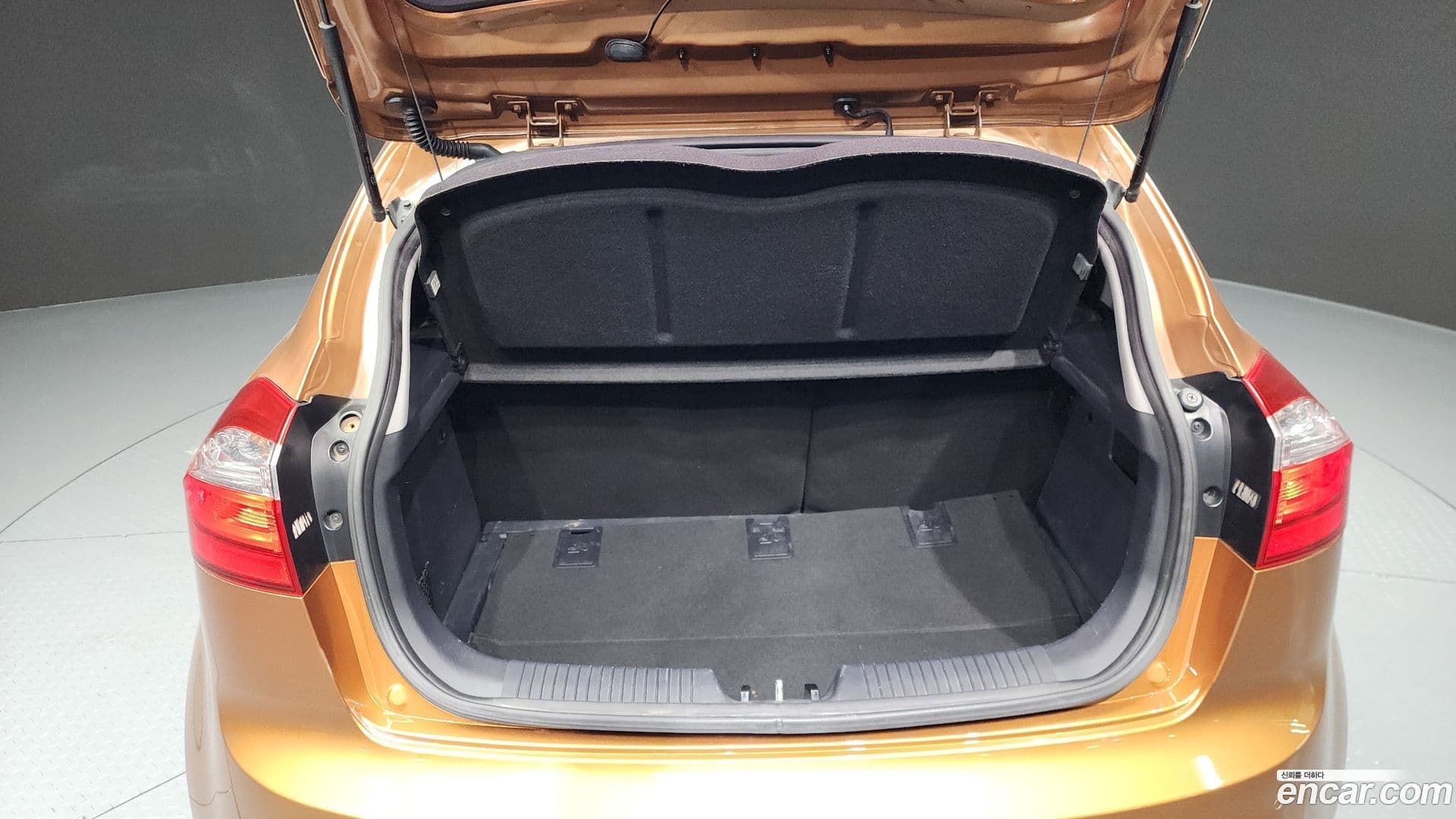 Main__Slider__Photo:pride Kia 2011.11-19