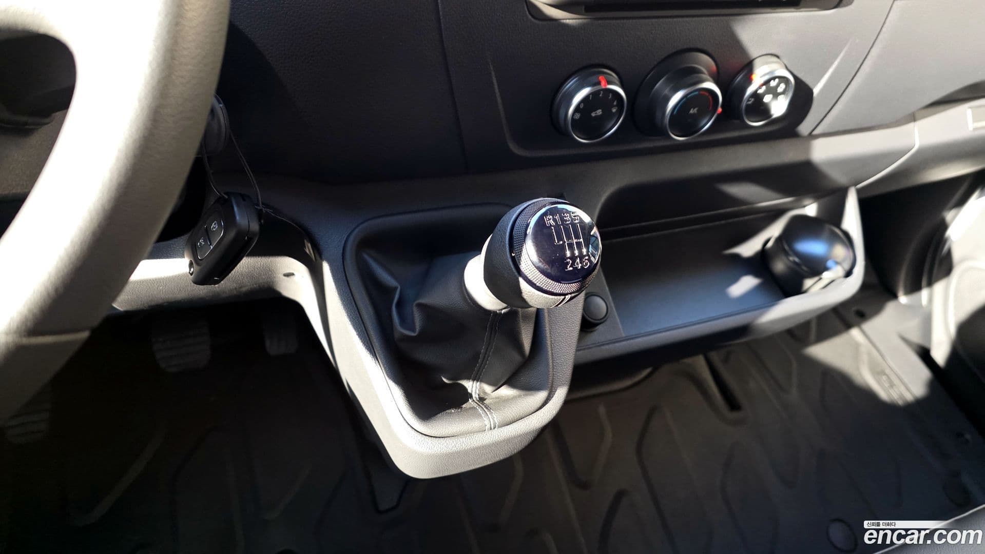 Main__Slider__Photo:Master Renault-KoreaSamsung 2024.11-8