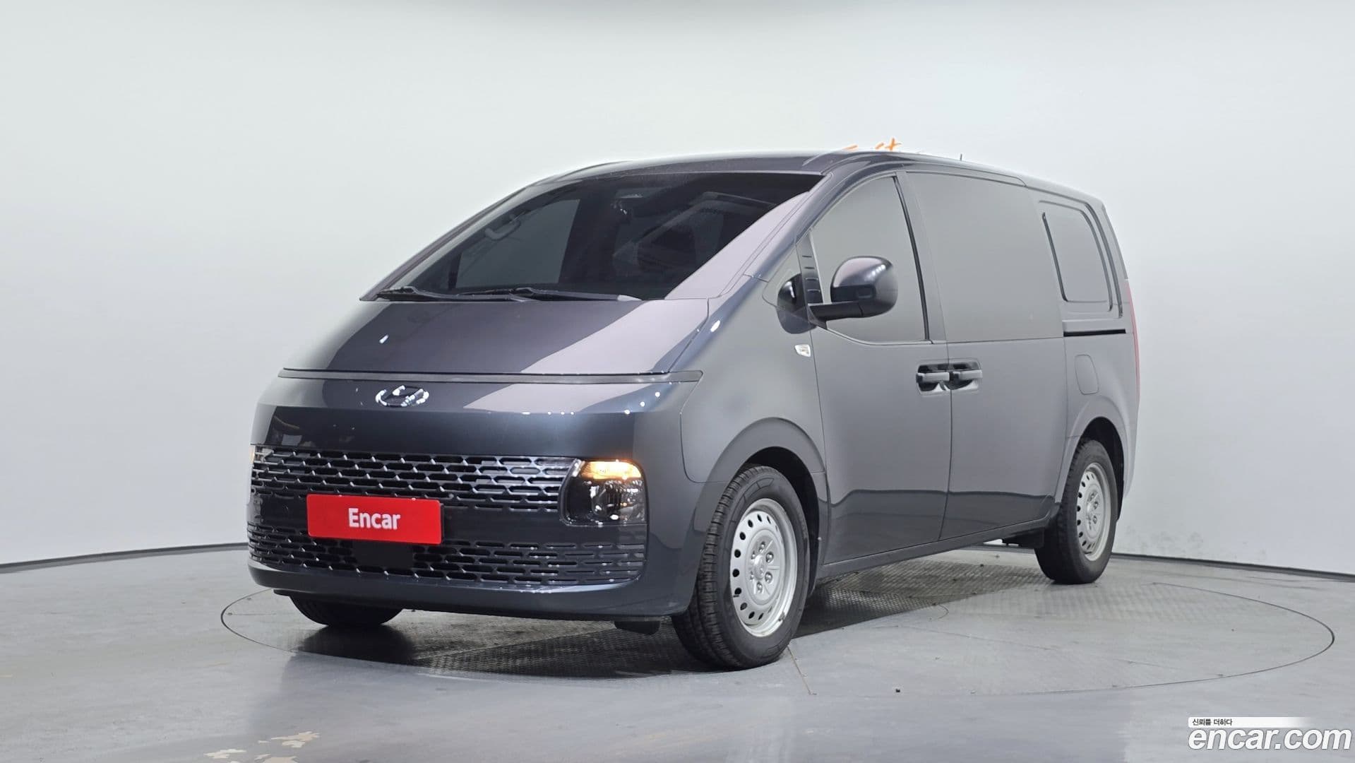 Main__Slider__Photo:Staria Hyundai 2021.6-0