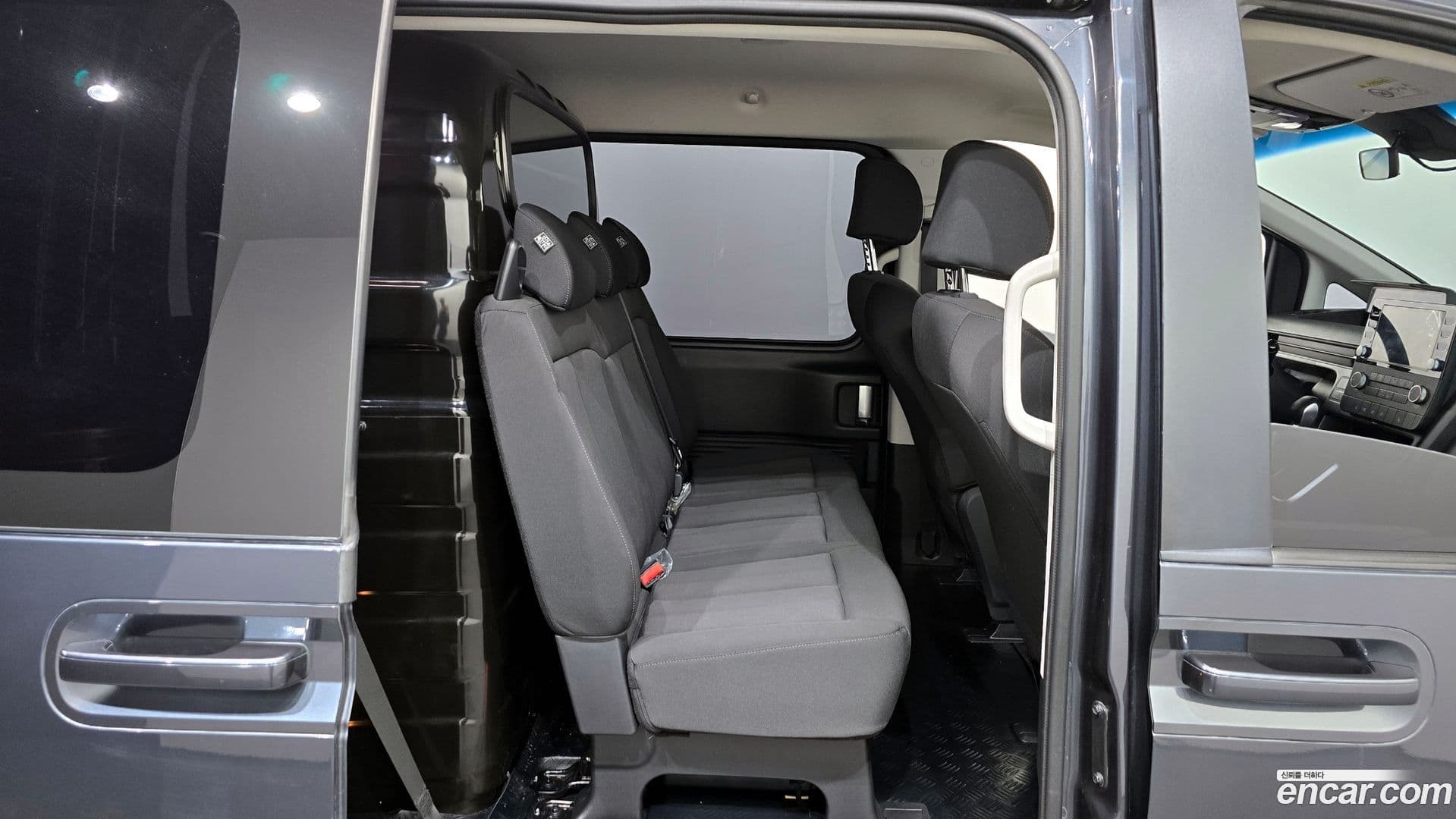 Main__Slider__Photo:Staria Hyundai 2021.6-11