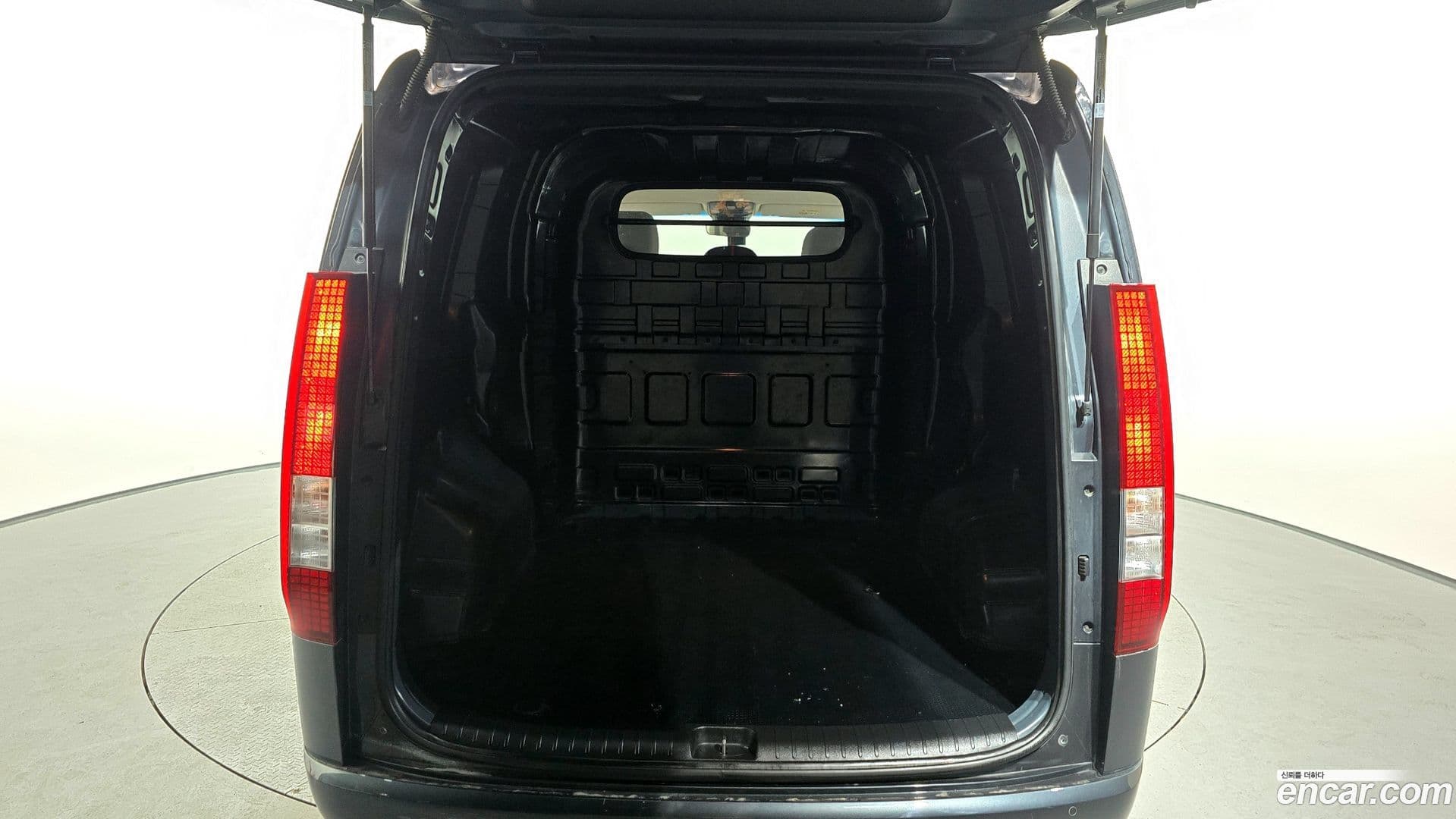 Main__Slider__Photo:Staria Hyundai 2021.6-19