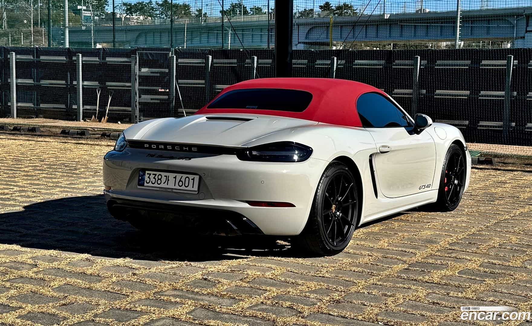 718 Porsche 2023.3-INNER-008