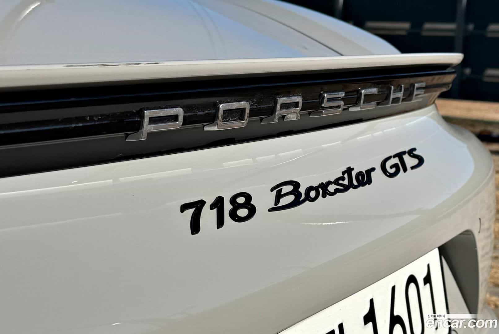 718 Porsche 2023.3-INNER-009