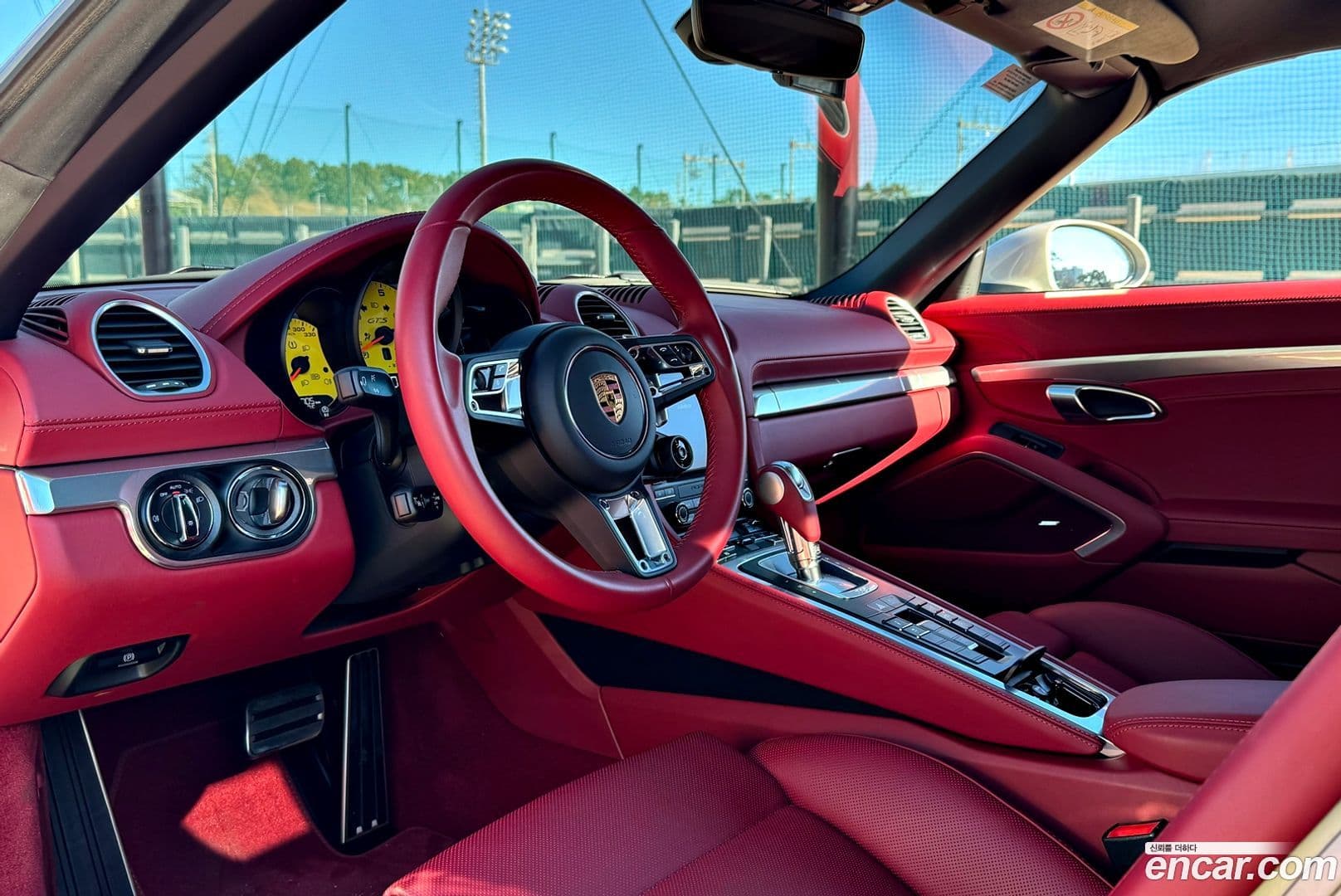 Main__Slider__Photo:718 Porsche 2023.3-9