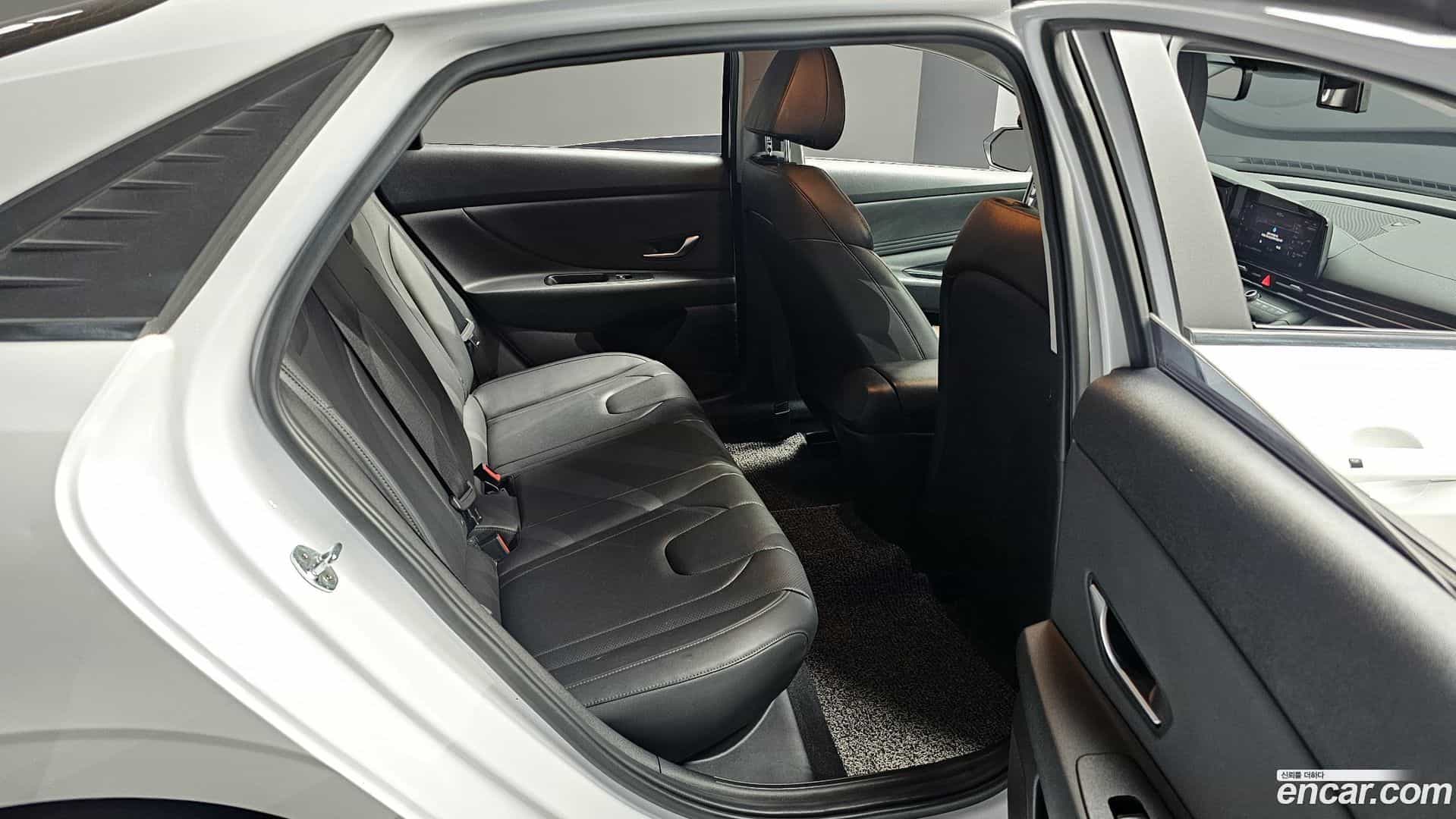 AVANTE Hyundai 2020.3-OPTION-016