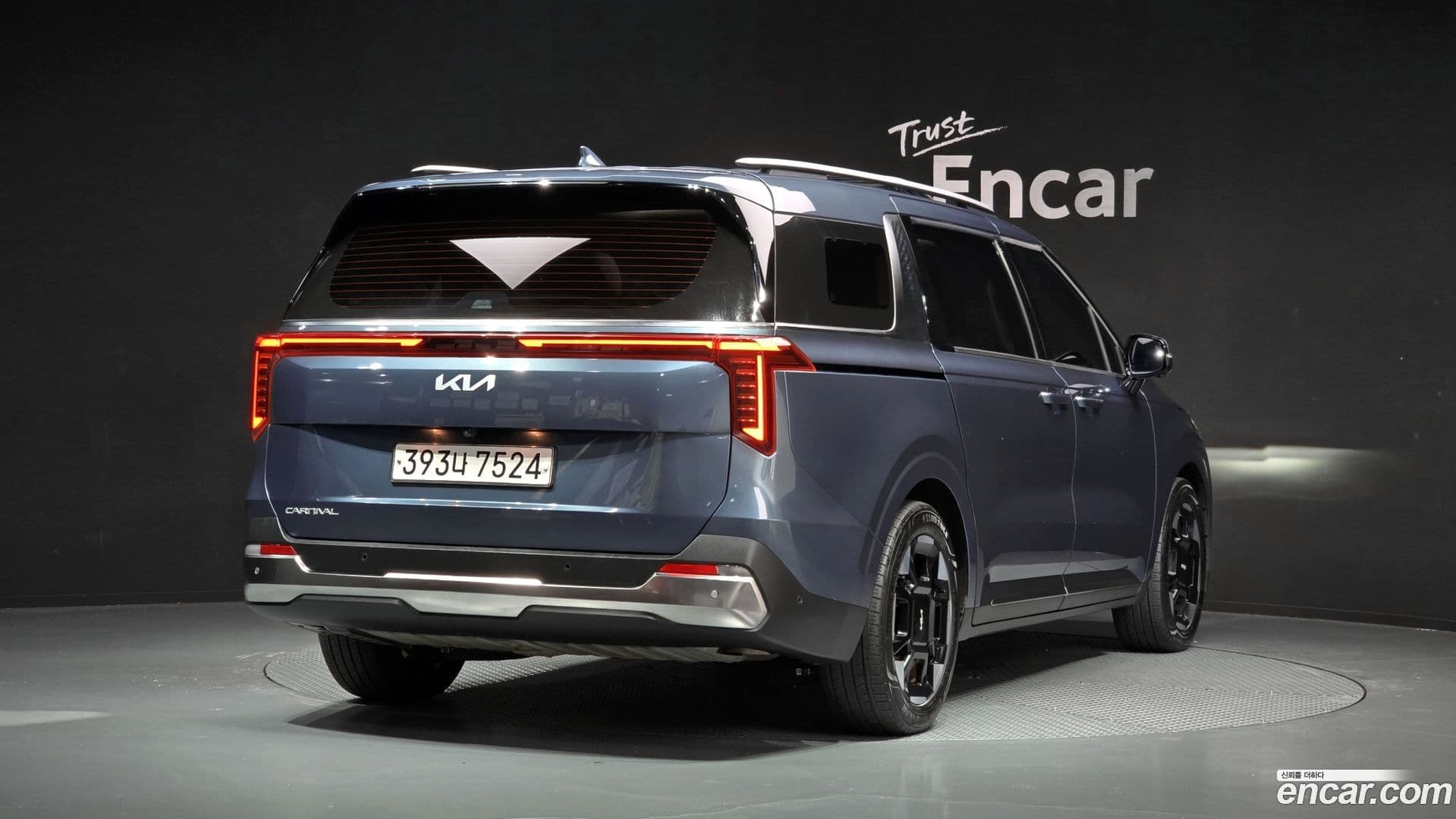 Main__Slider__Photo:Canival Kia 2024.1-1