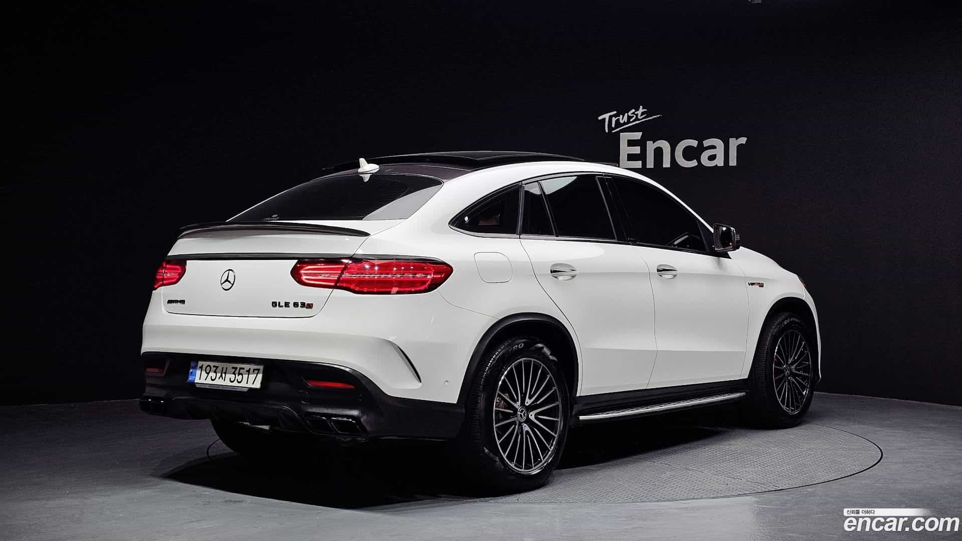 GLE-Class Mercedes-Benz 2017.2-OUTER-002