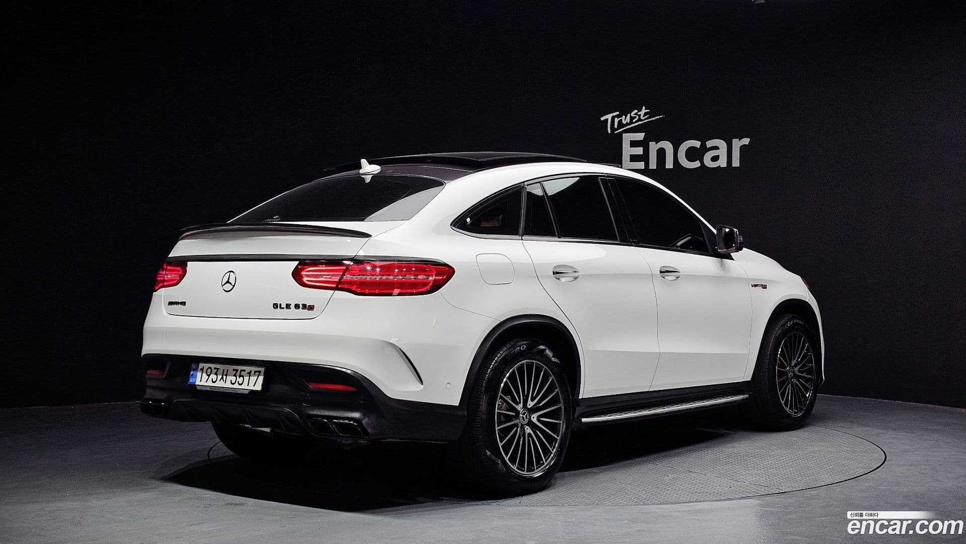 Main__Slider__Photo:GLE-Class Mercedes-Benz 2017.2-1