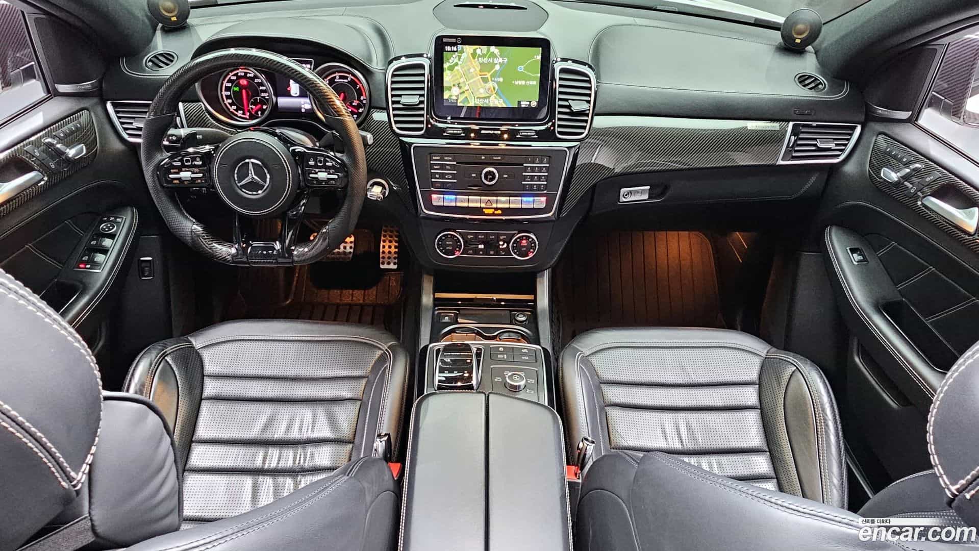 GLE-Class Mercedes-Benz 2017.2-INNER-007