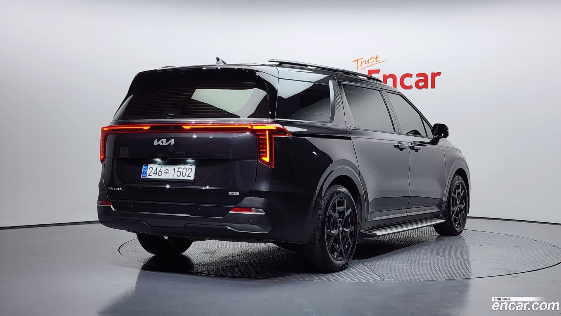 Main__Slider__Photo:Canival Kia 2024.9-1