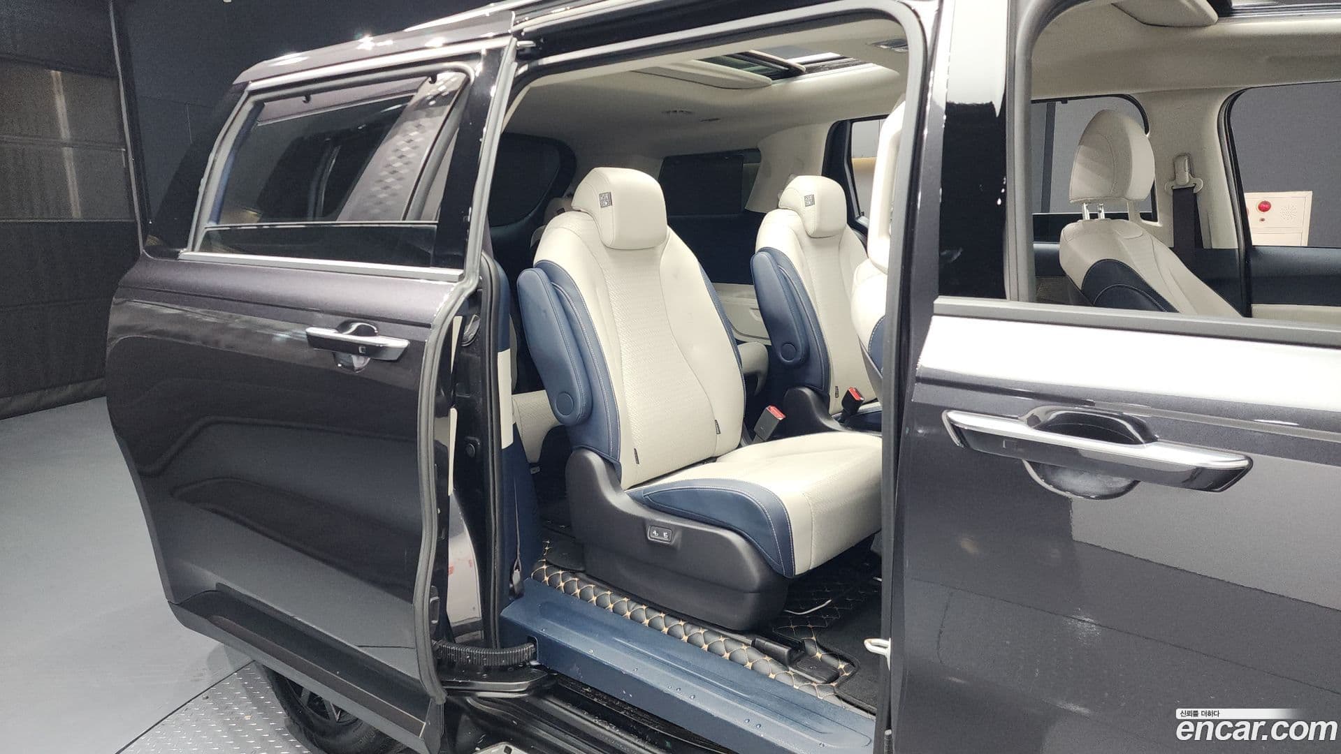 Main__Slider__Photo:Canival Kia 2024.9-11