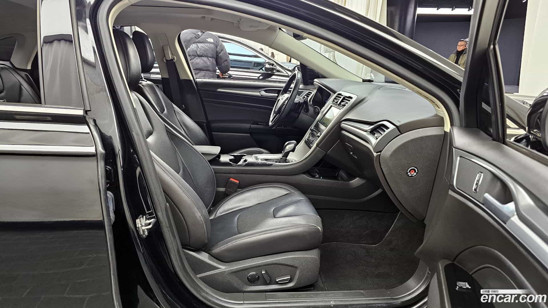 Mondeo Ford 2017.11-OPTION-015