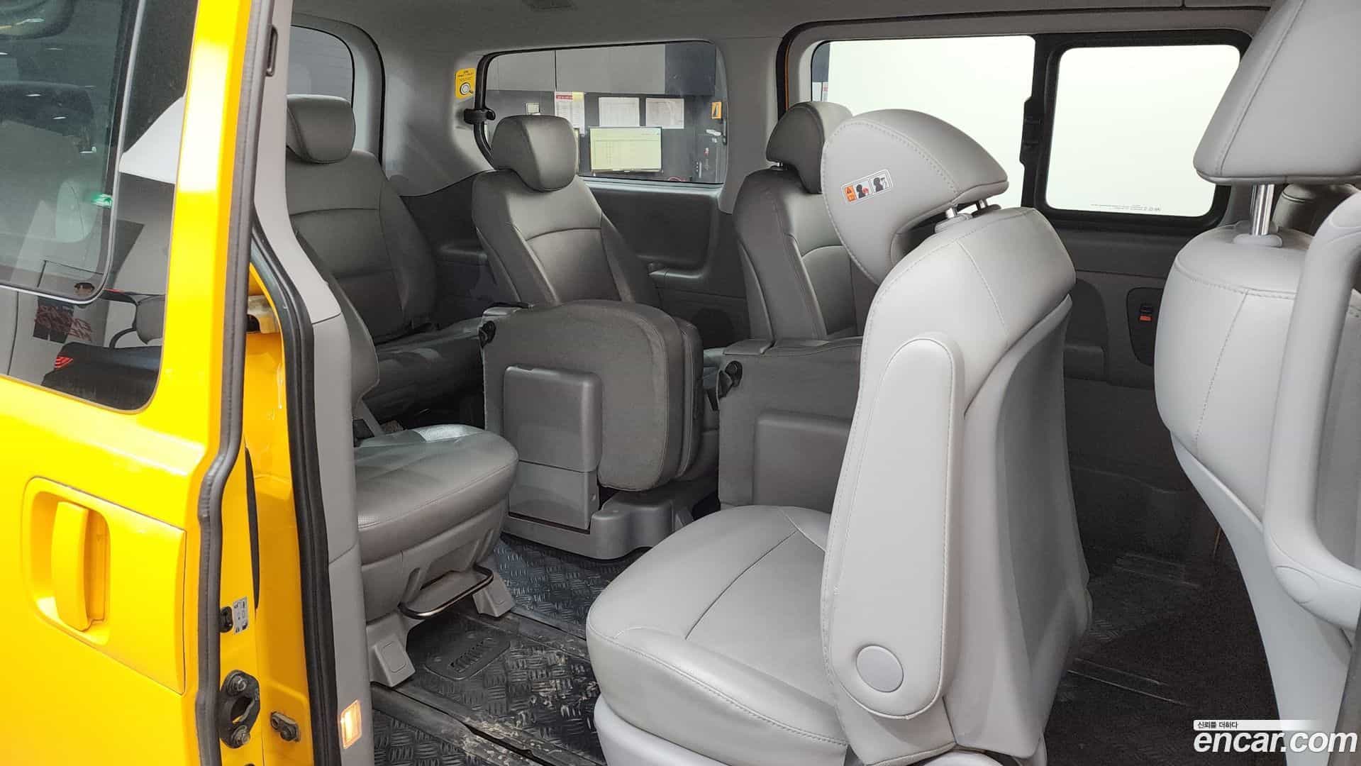 Starex Hyundai 2019.7-OPTION-016