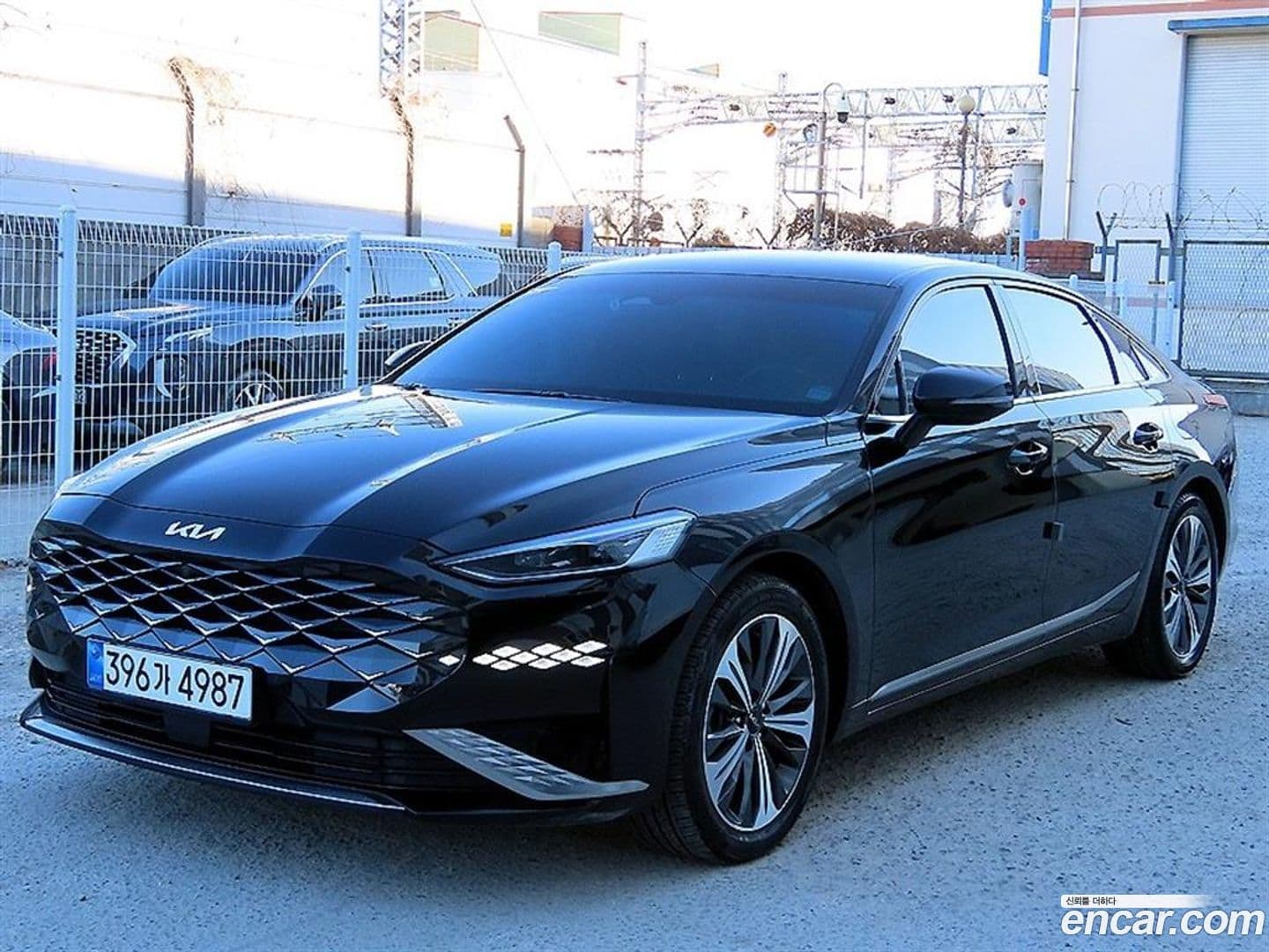 Main__Slider__Photo:K8 Kia 2021.4-0