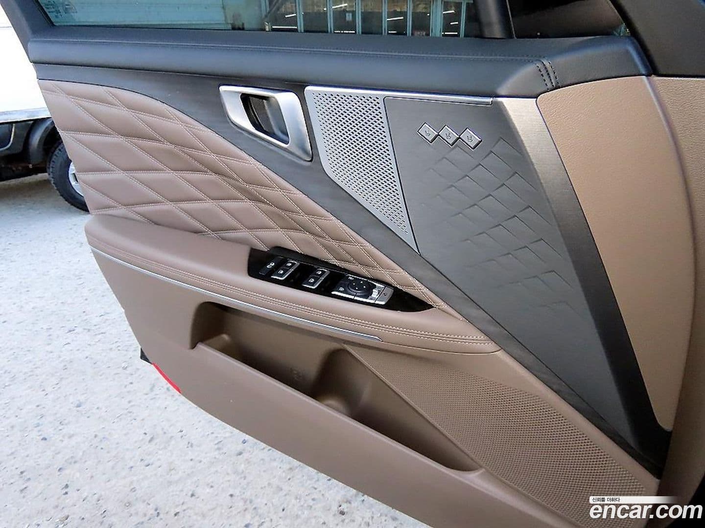 Main__Slider__Photo:K8 Kia 2021.4-11