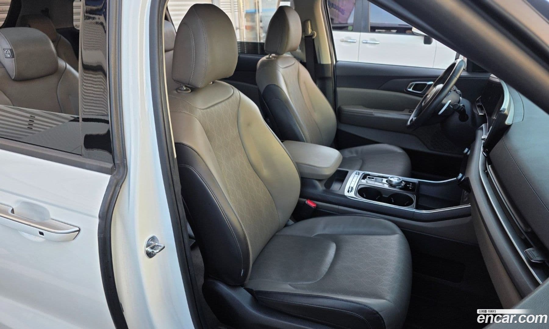 Main__Slider__Photo:Canival Kia 2024.1-14