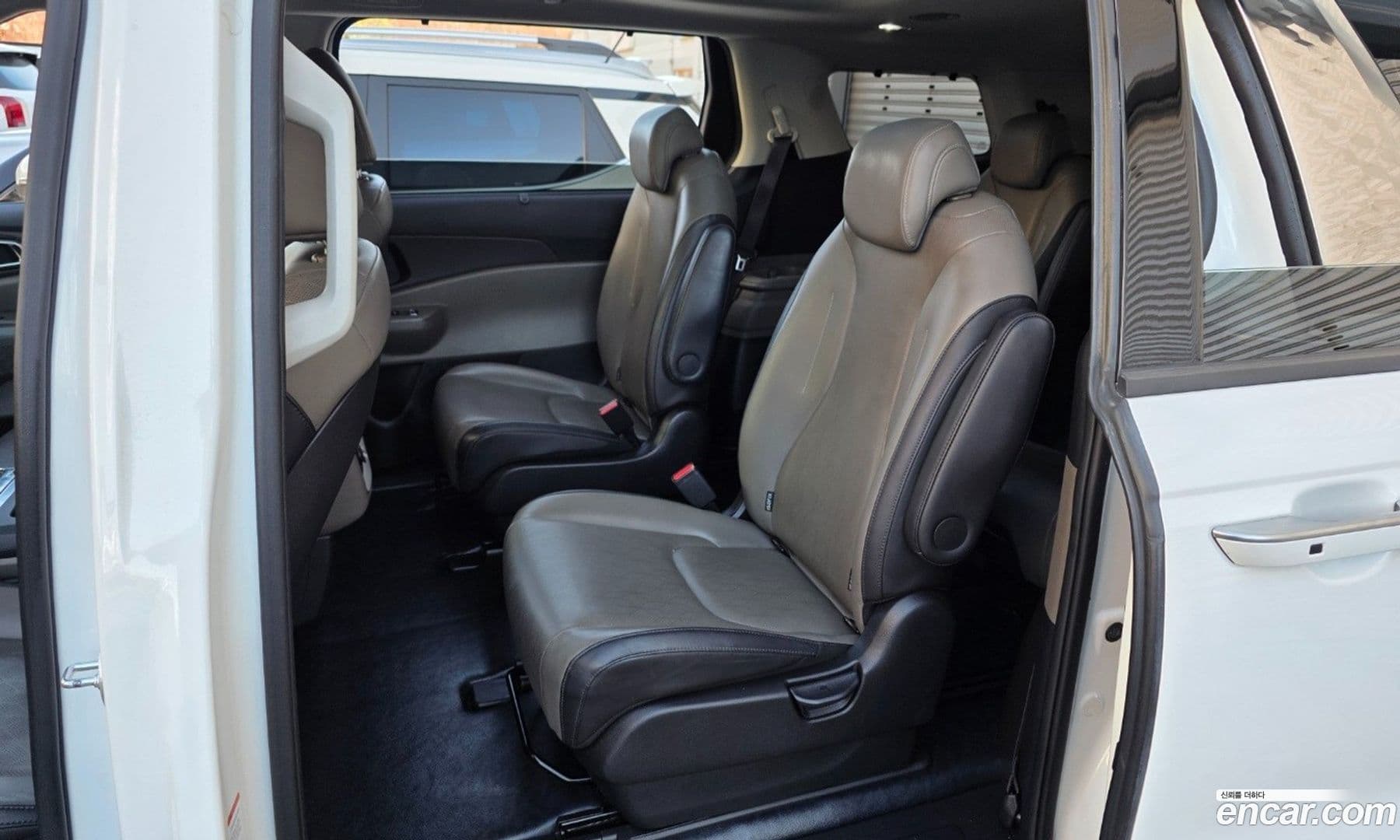 Main__Slider__Photo:Canival Kia 2024.1-15