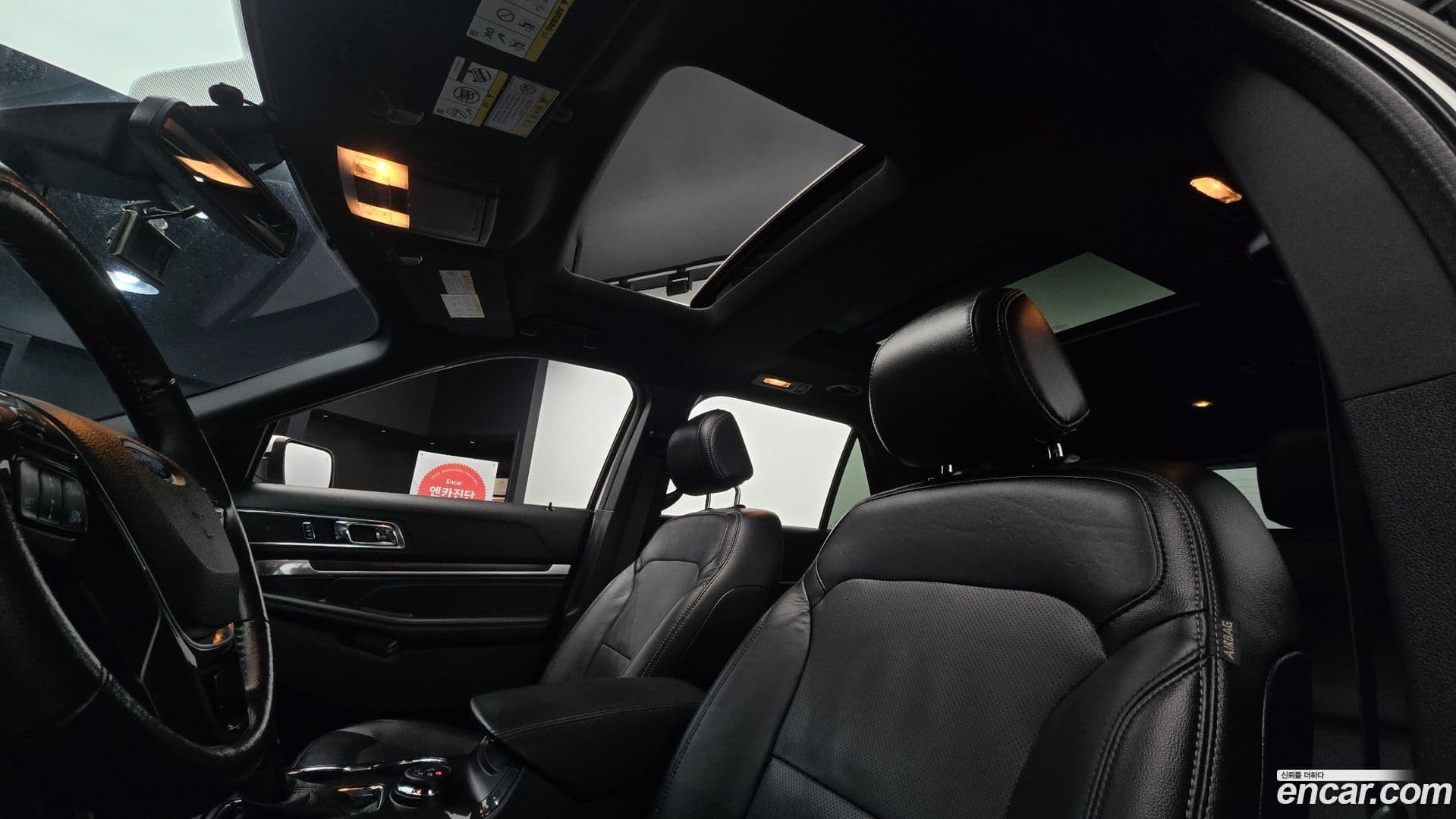 Main__Slider__Photo:Explorer Ford 2017.6-18