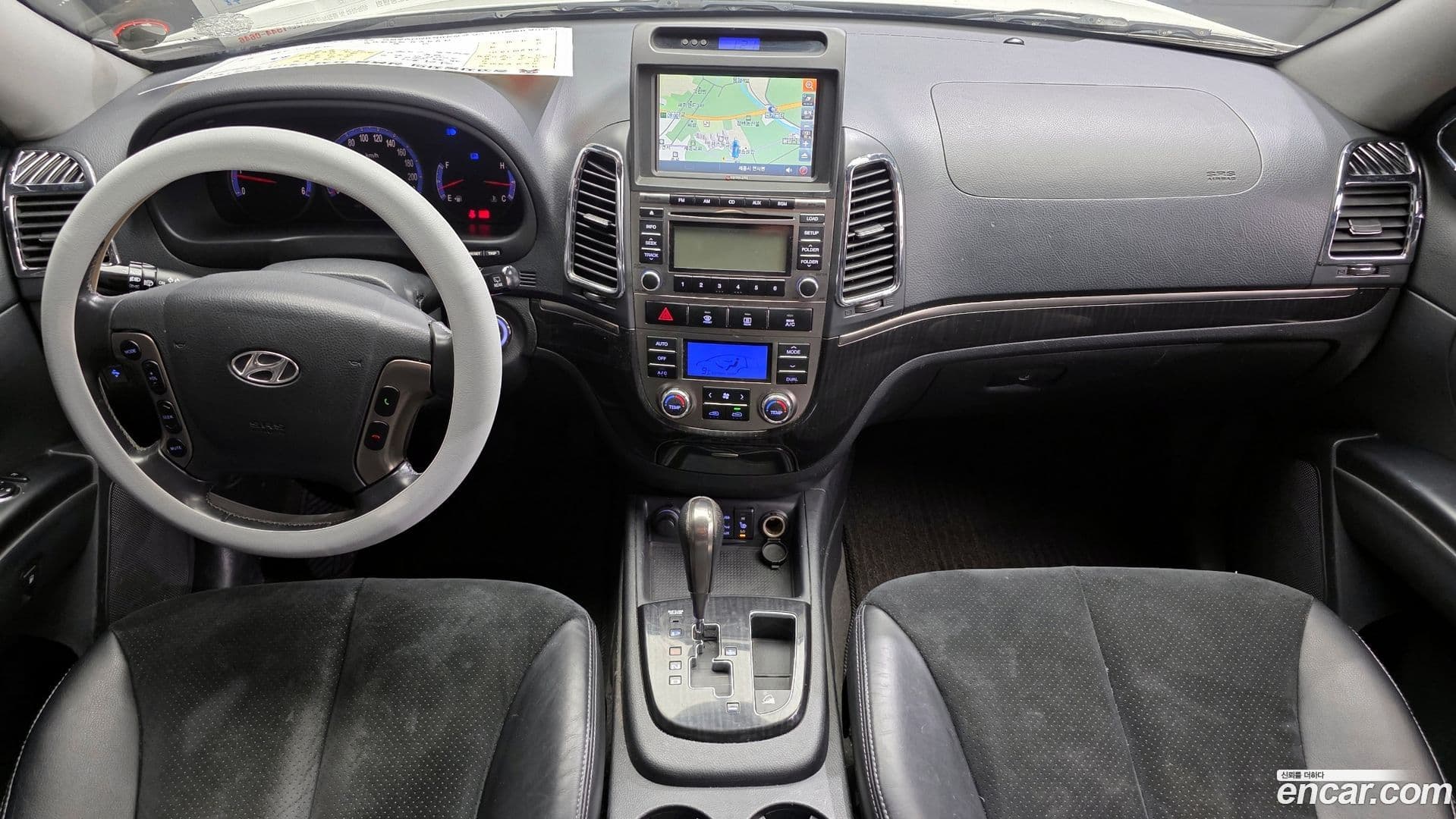 Main__Slider__Photo:Santafe Hyundai 2009.5-6