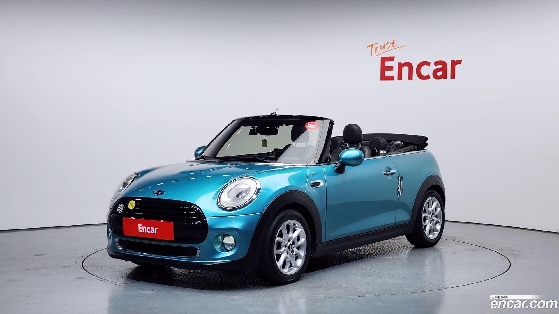 Main__Slider__Photo:Cooper Convertible Mini 2018.4-0