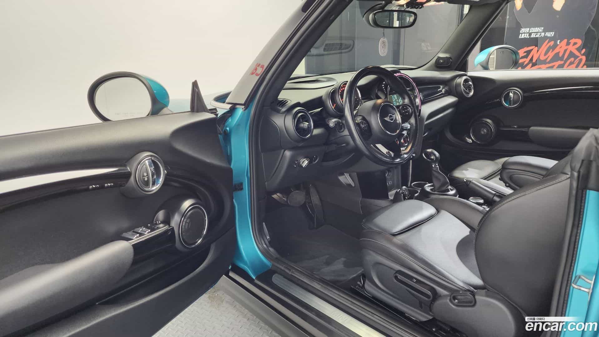 Cooper Convertible Mini 2018.4-INNER-010