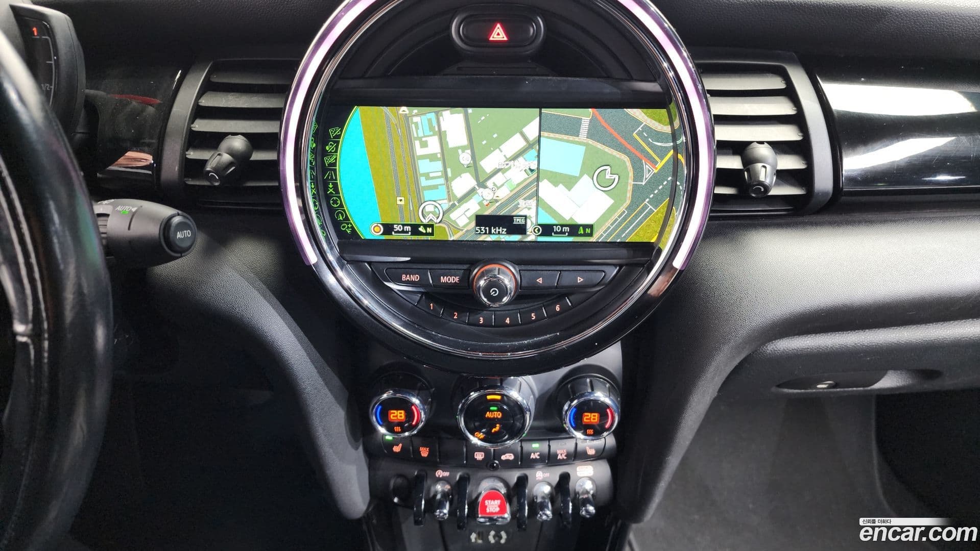 Main__Slider__Photo:Cooper Convertible Mini 2018.4-16