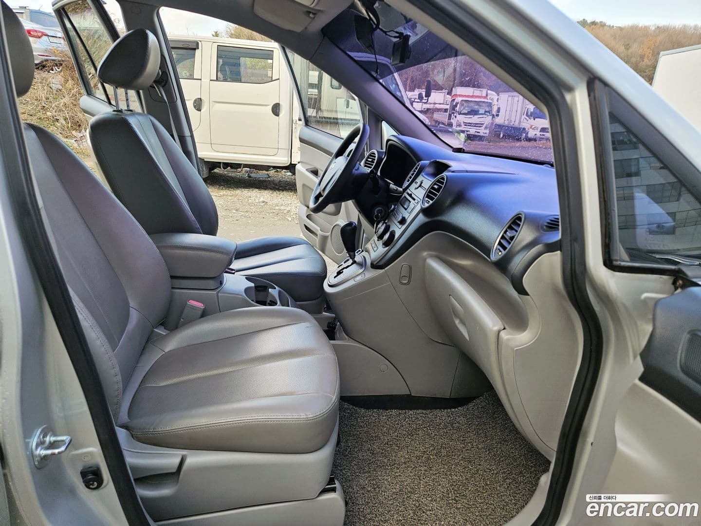 Main__Slider__Photo:Carens Kia 2008.6-8