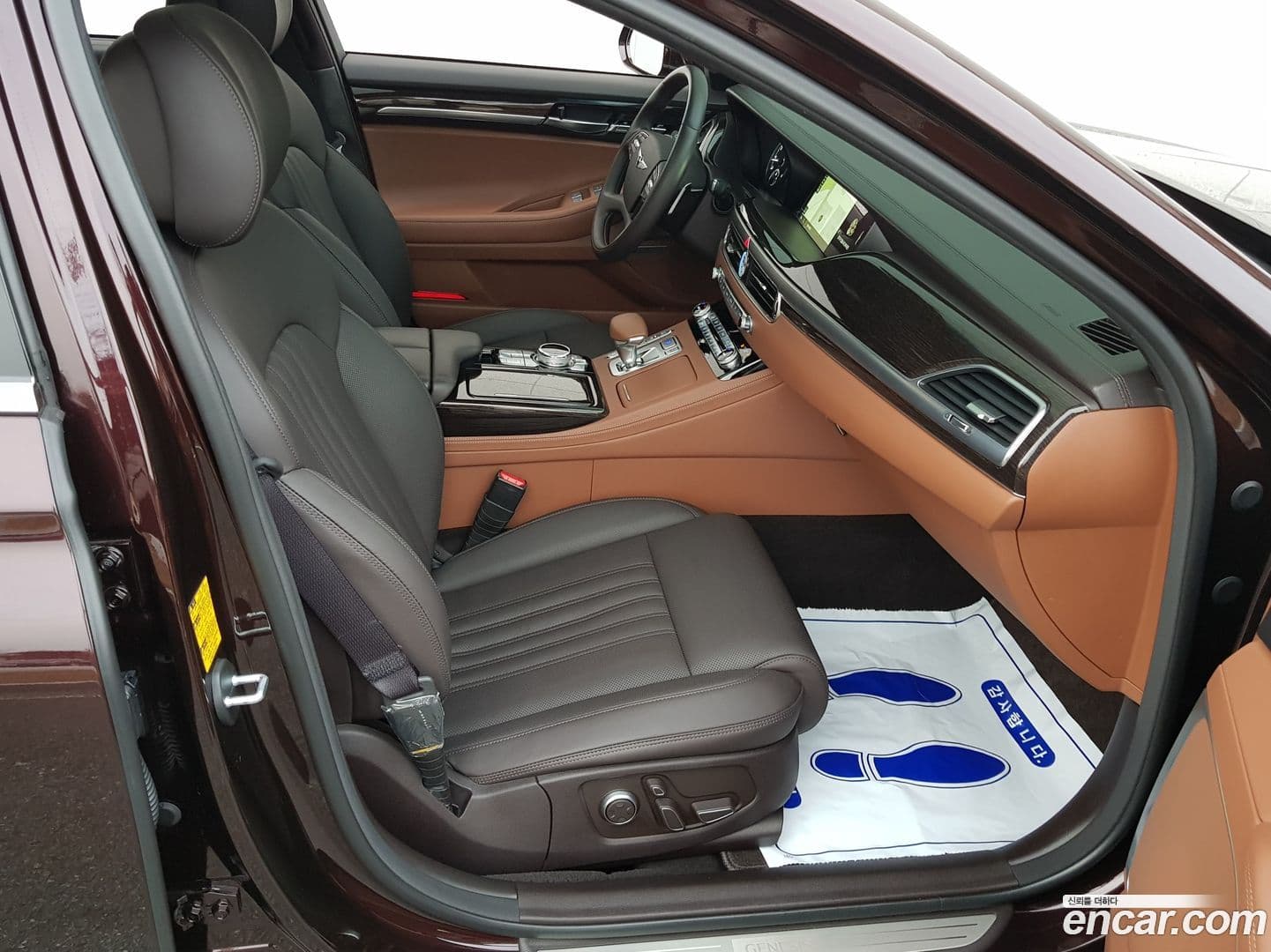 Main__Slider__Photo:G90 Genesis 2019.8-9