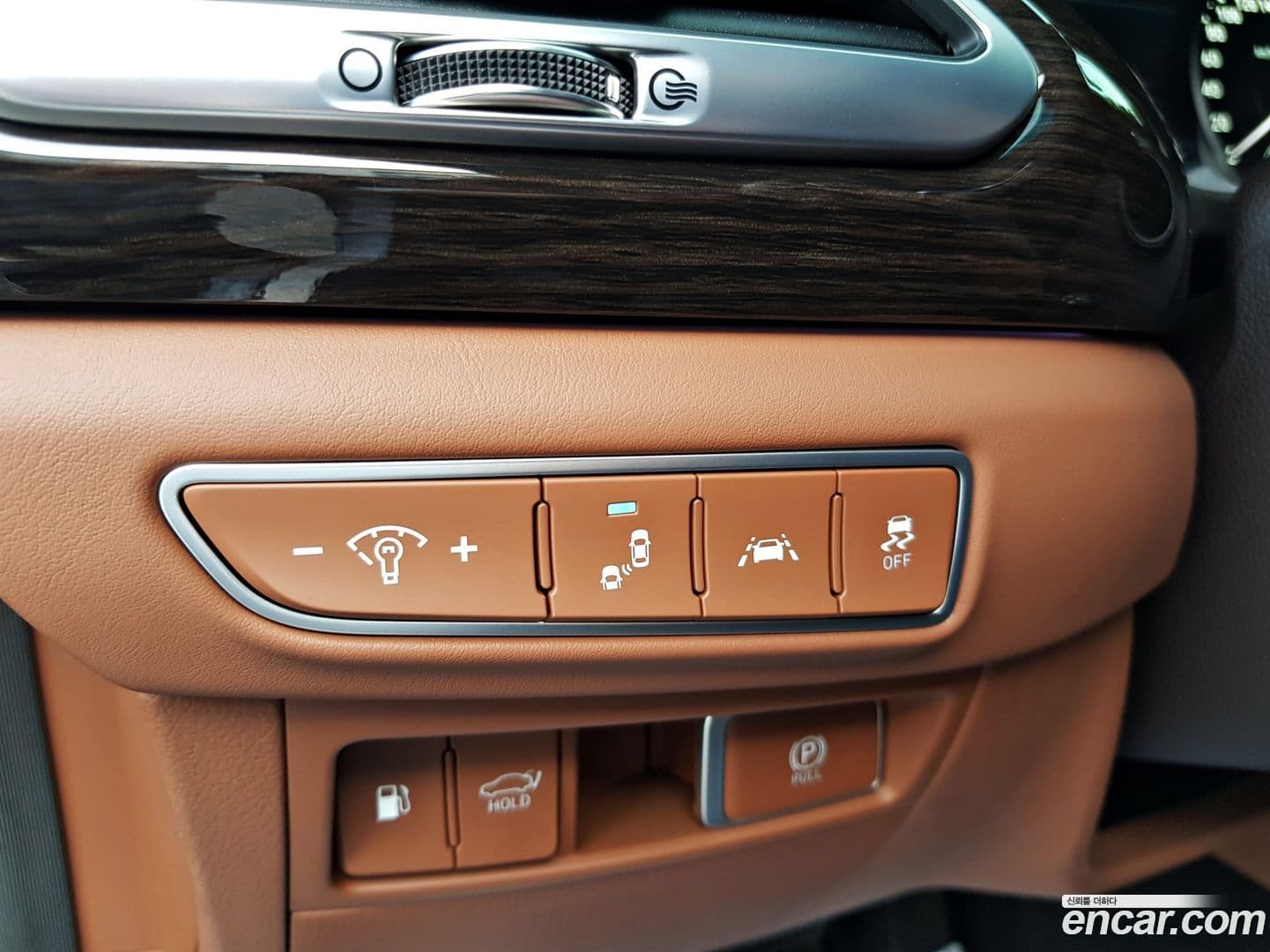 Main__Slider__Photo:G90 Genesis 2019.8-12