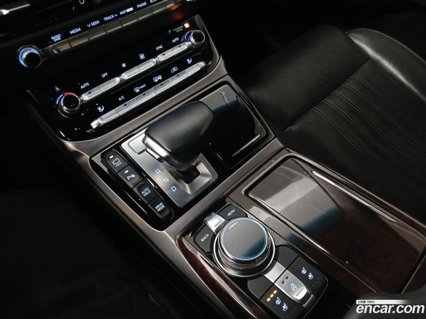 Main__Slider__Photo:EQ900 Genesis 2016.8-14