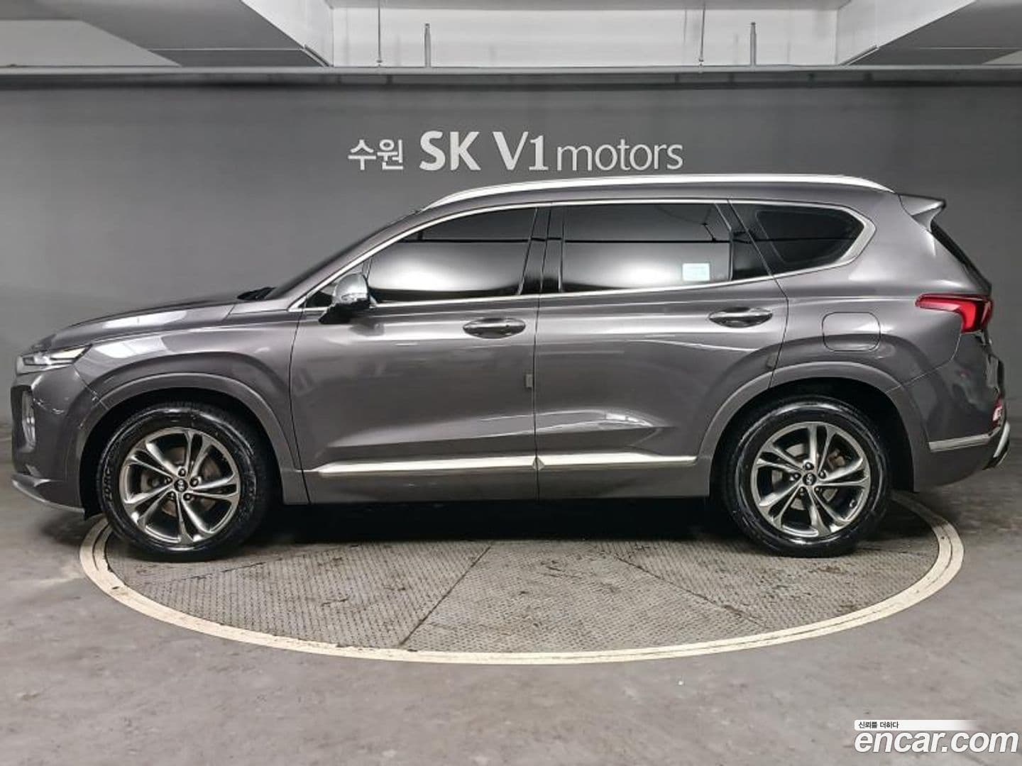 Main__Slider__Photo:Santafe Hyundai 2019.2-4