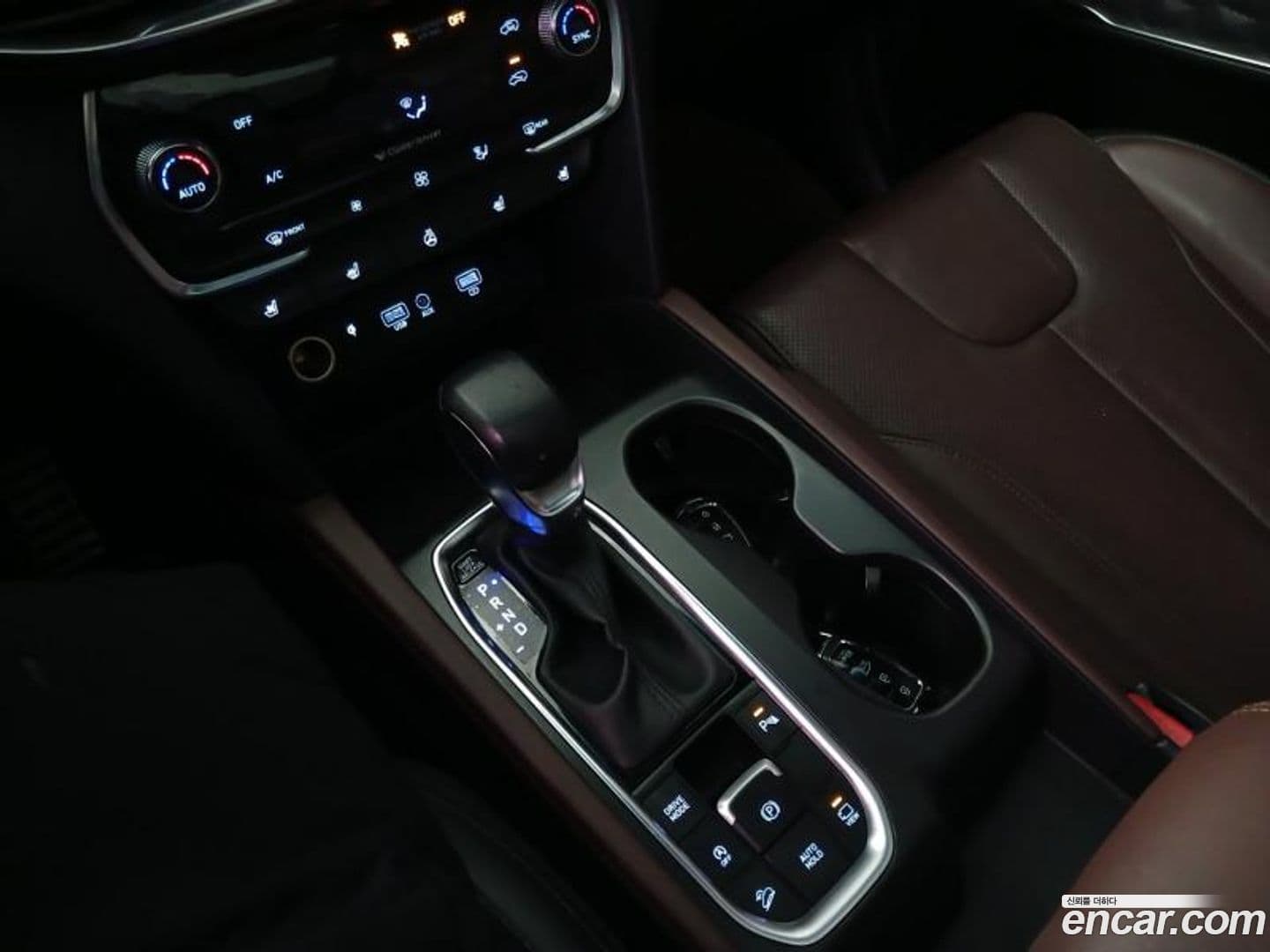 Main__Slider__Photo:Santafe Hyundai 2019.2-14