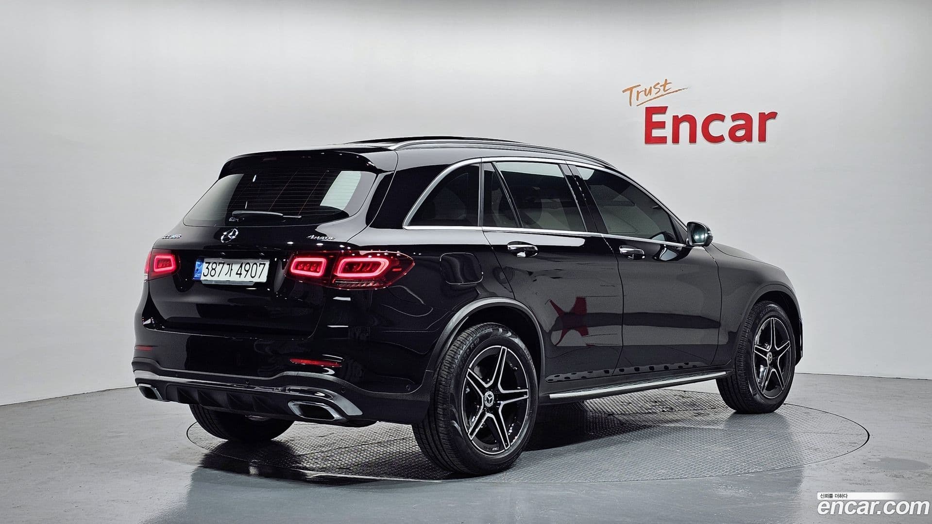 Main__Slider__Photo:GLC-Class Mercedes-Benz 2022.6-1