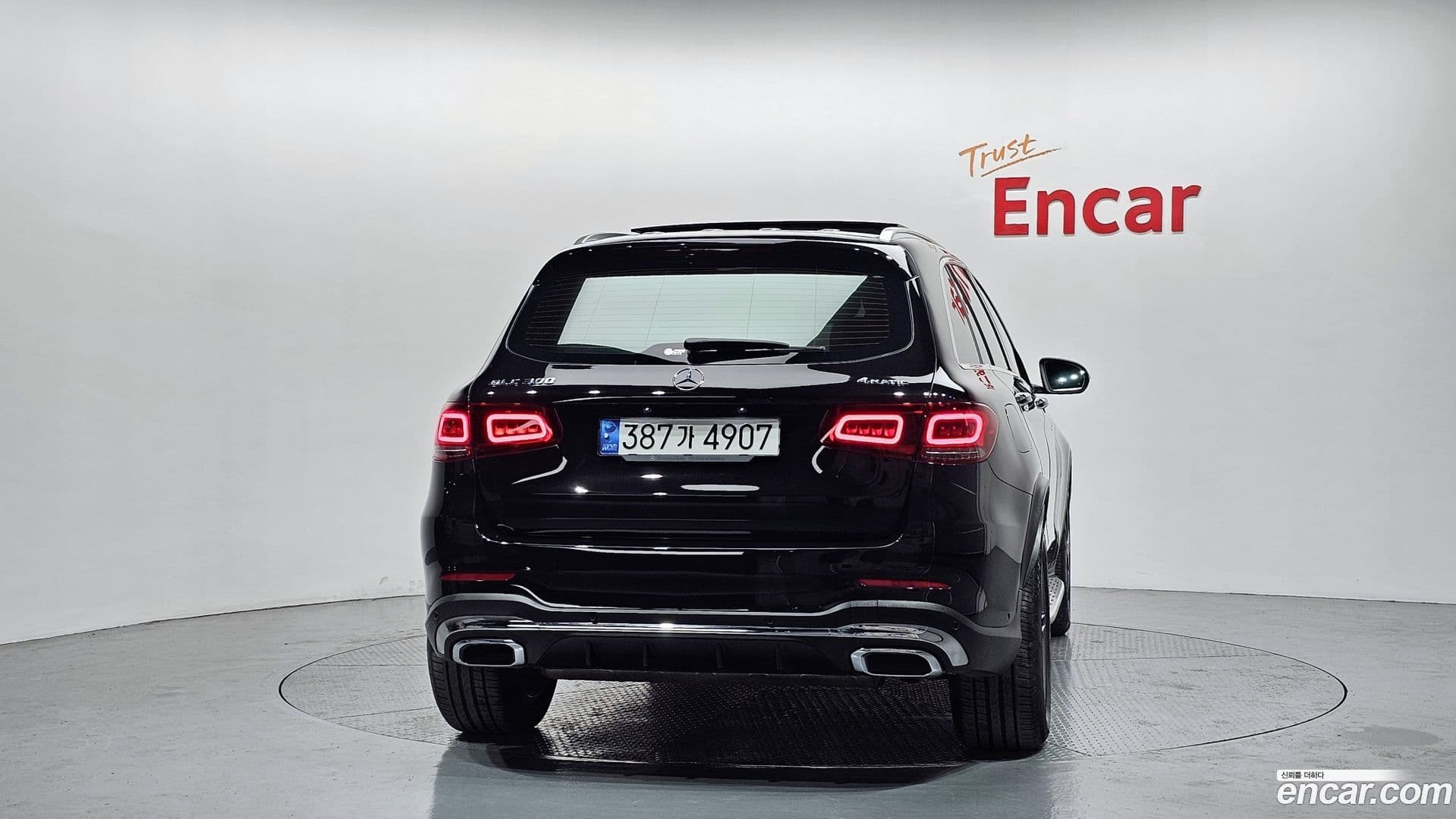 Main__Slider__Photo:GLC-Class Mercedes-Benz 2022.6-3