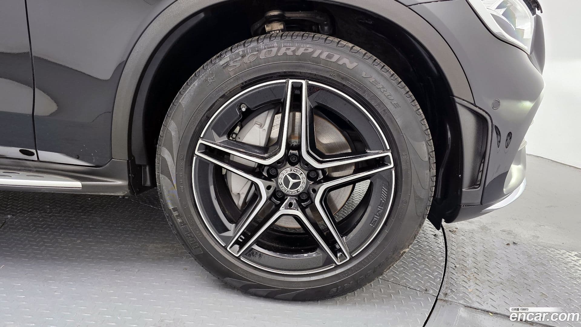 Main__Slider__Photo:GLC-Class Mercedes-Benz 2022.6-4