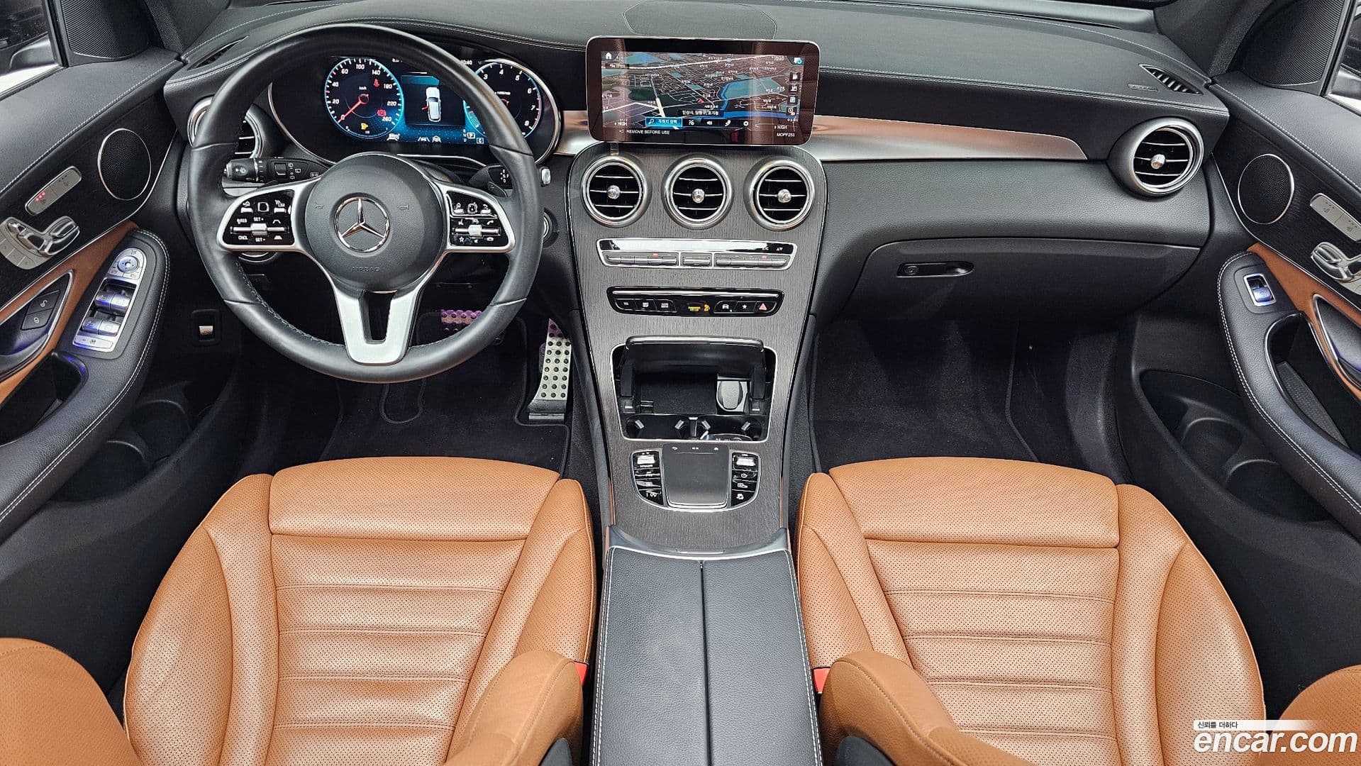 Main__Slider__Photo:GLC-Class Mercedes-Benz 2022.6-6