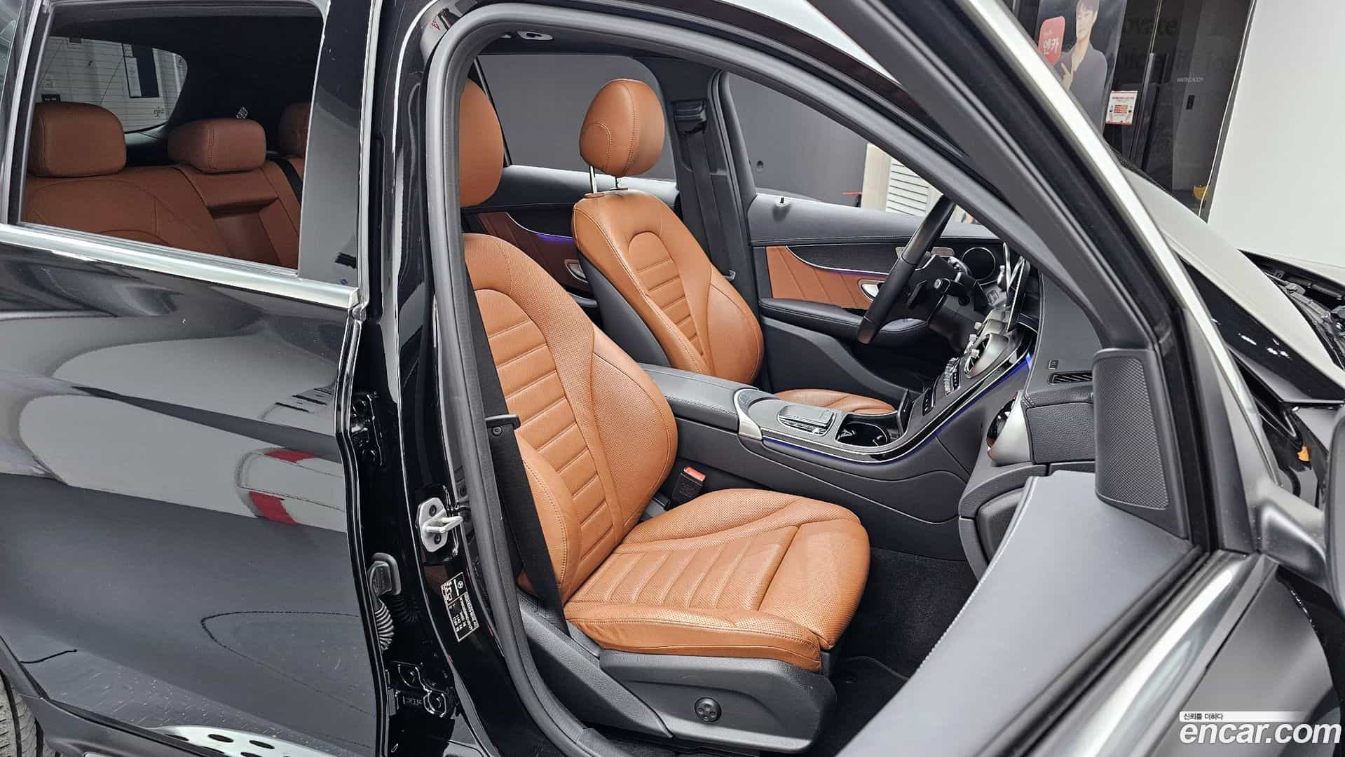 GLC-Class Mercedes-Benz 2022.6-OPTION-016