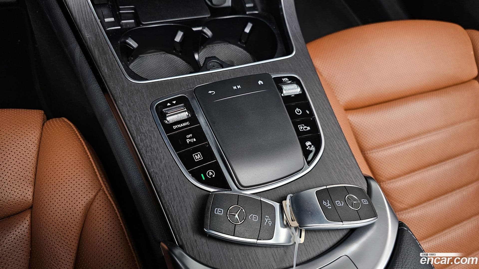 Main__Slider__Photo:GLC-Class Mercedes-Benz 2022.6-15