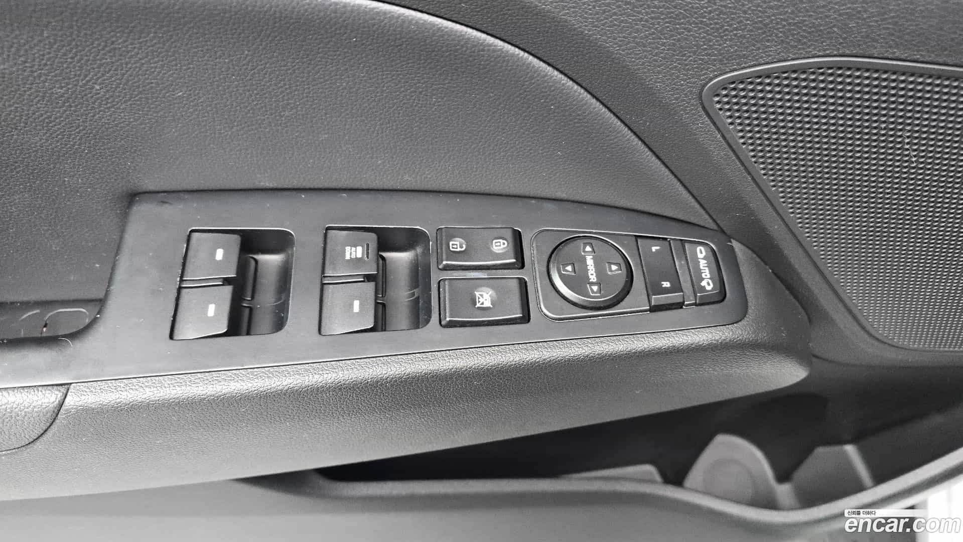 AVANTE Hyundai 2016.7-OPTION-022