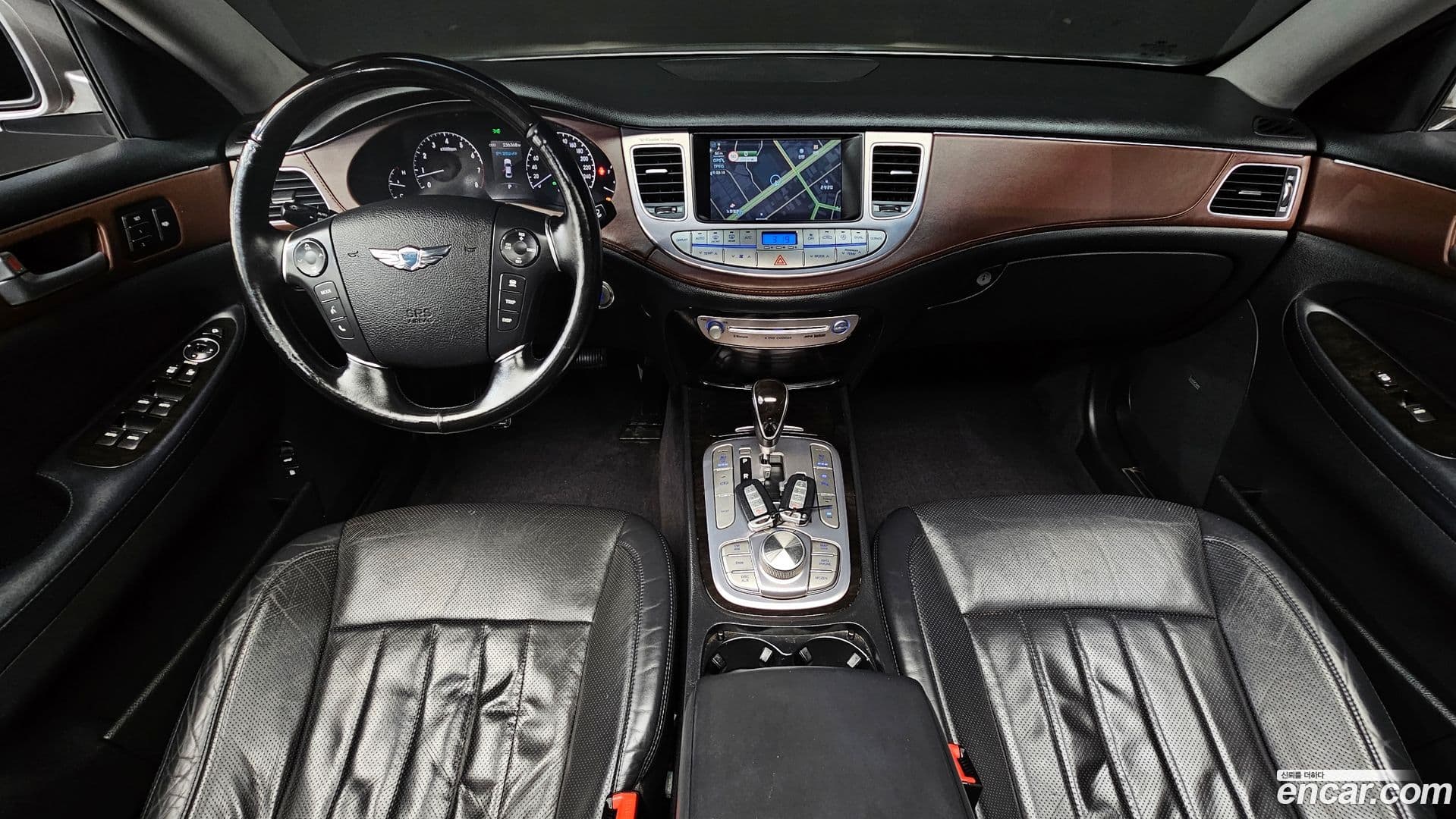 Main__Slider__Photo:Genesis Hyundai 2011.3-6