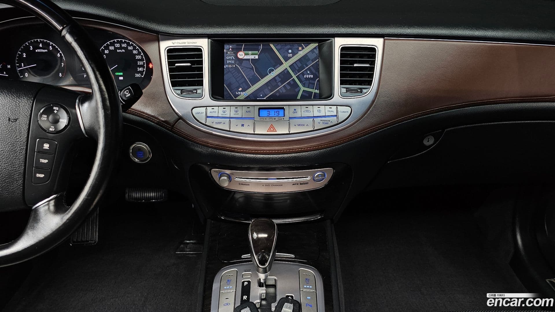 Main__Slider__Photo:Genesis Hyundai 2011.3-14